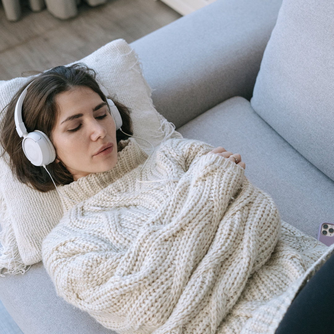 You Are Not a 24-Hour Hotline: Why Always Being Available Is Self-Abandonment