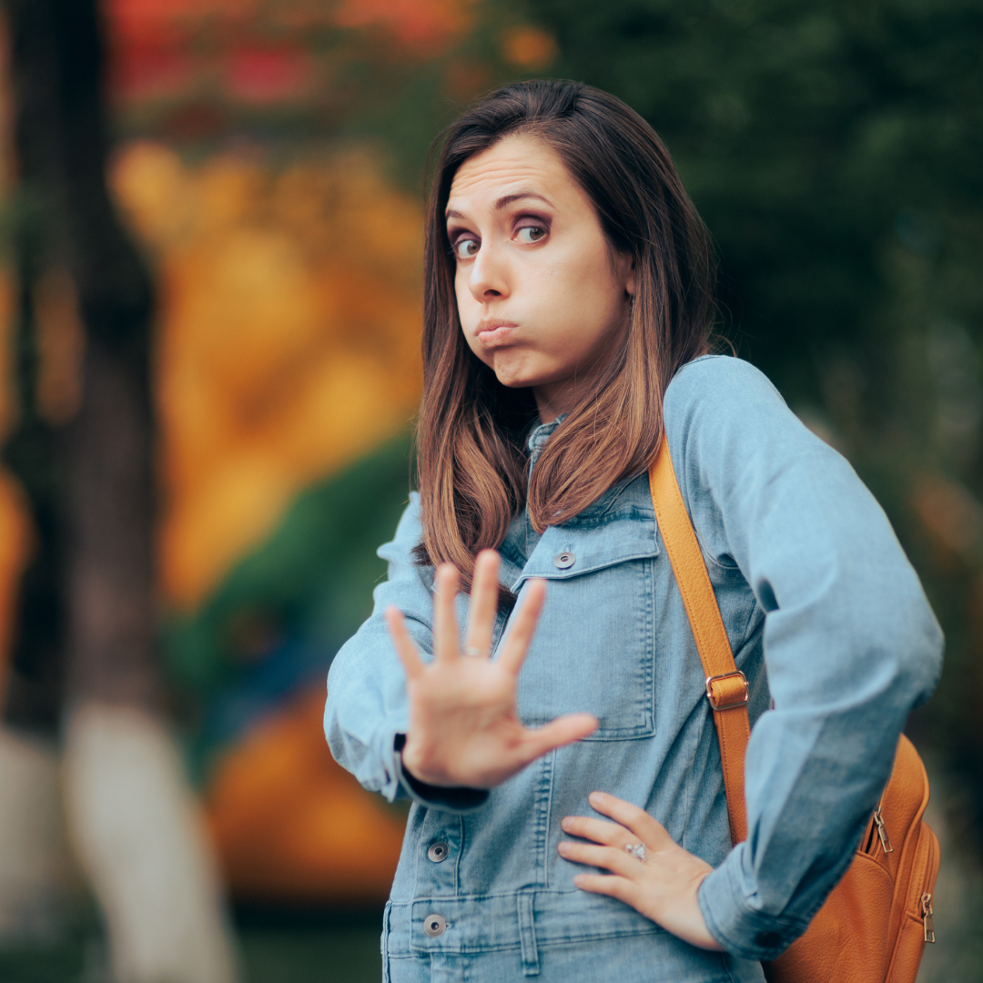 Stop Apologizing for Existing: The 7 Day Apology Fast for Women Done Playing Small