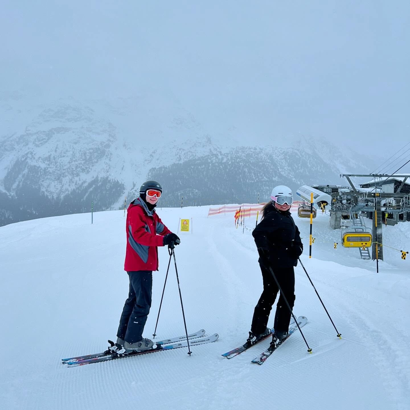 todays snow day has me thinking of snow on the Swiss alps🗻 thinking of a vacation in Europe? click the link in bio for a few places you should add to winter trip bucket list! 
.
.
.
#travel #travelblogger #travelgram #skiing #apresski #winter #europ