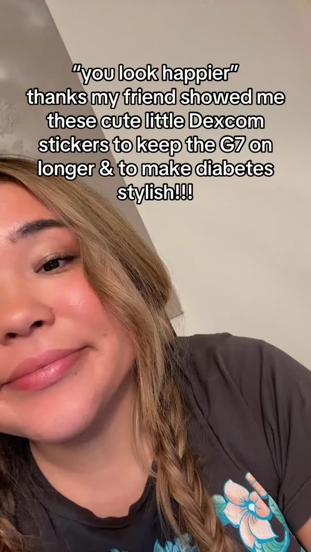 thanks breah for literally saving me from bumping off my sensors all the time and finding me super cute @dexcom stickers from @skingrip 💙
.
.
.
#diabetes #t1d #type1diabetes #type1diabetic #t1dlookslikeme #diabeticlife #dexcom #dexcomg7 #medicaldevi