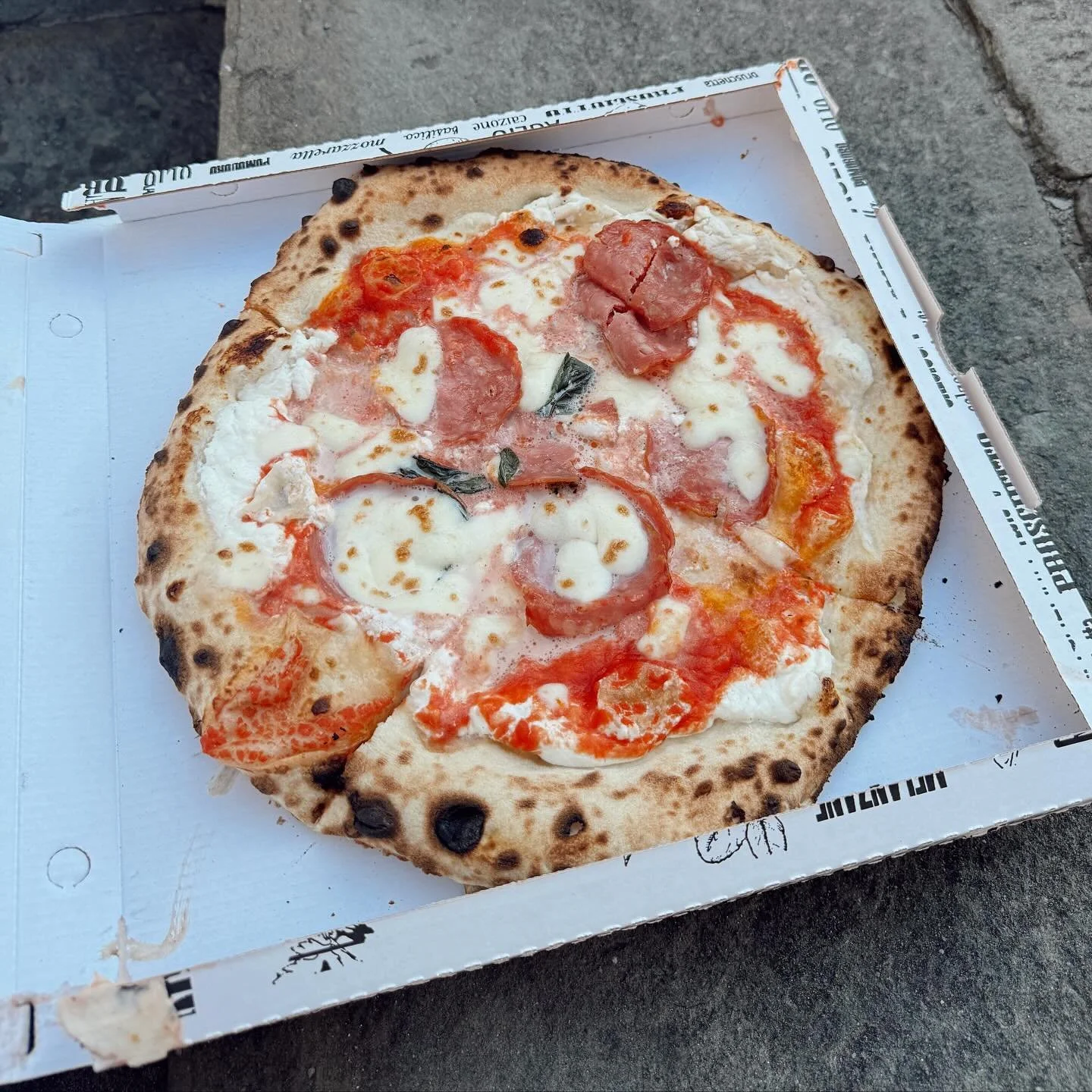 When in Florence, Gusta Pizza is a must. 🍕 Just steps from the Arno, tucked near the majestic Palazzo Pitti and the Boboli Gardens &mdash; this little spot serves up big flavor 🤤
.
.
.
#GustaPizza #FlorenceEats #PittiPalace #BoboliGardens #TuscanyV