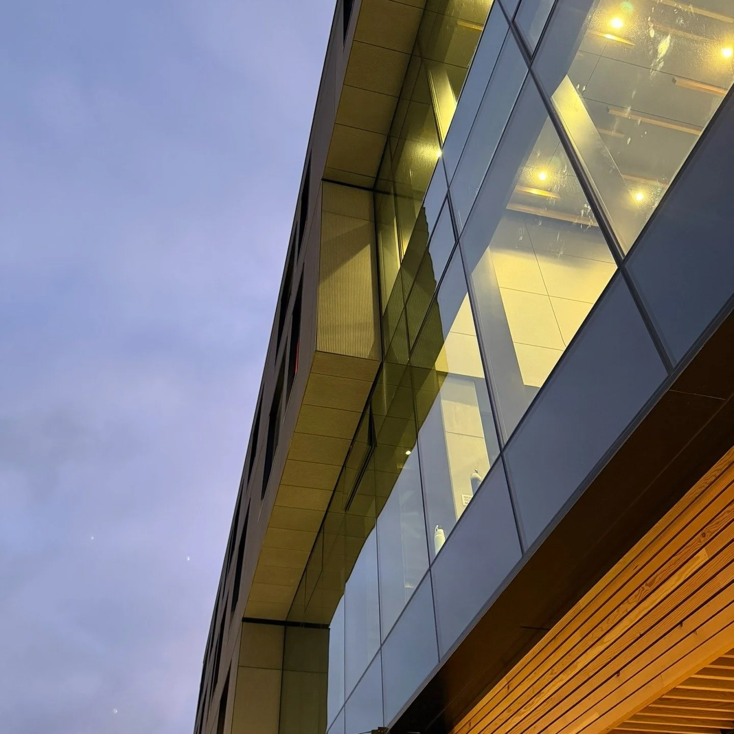 The Washington Chapter of A4LE hosted their monthly meeting at the Seattle Academy of Arts and Sciences (SAAS), an inspiring setting that highlights innovation, sustainability, and future-focused learning environments. From the new high-performance b