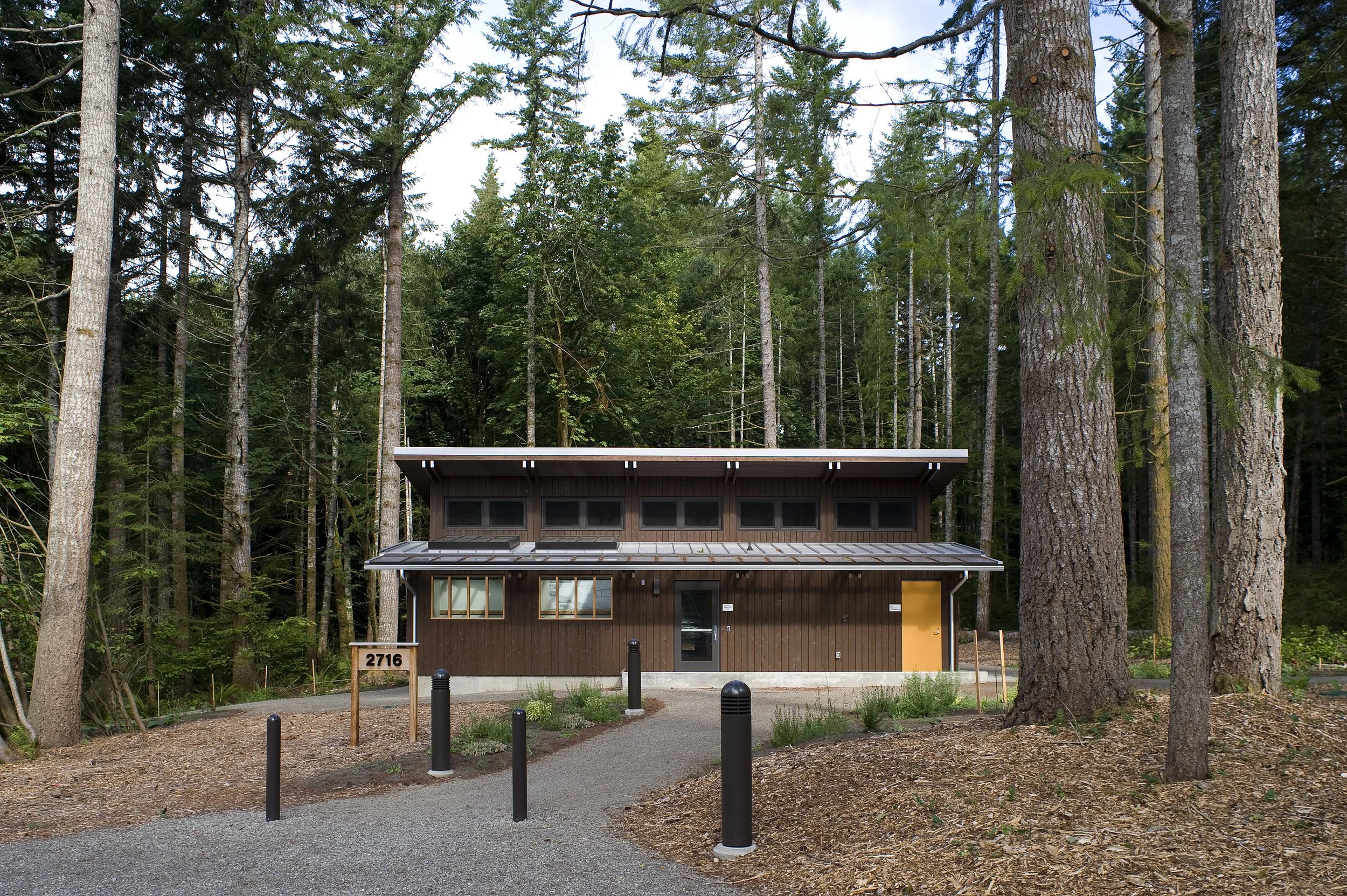 front of Lab _MEB6453.jpg