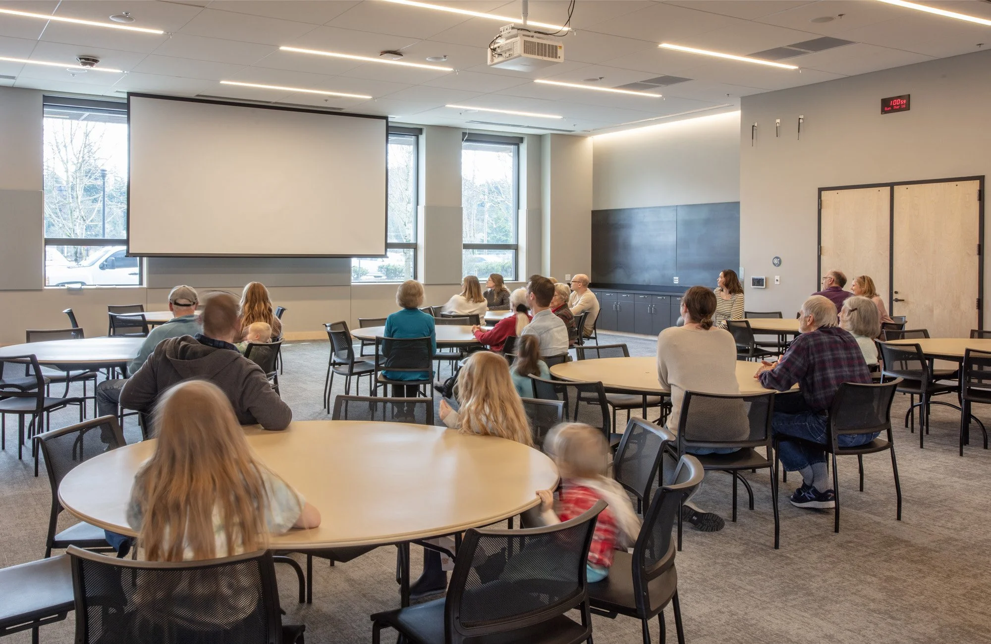 0W8A0523_with screen photoshop.jpg