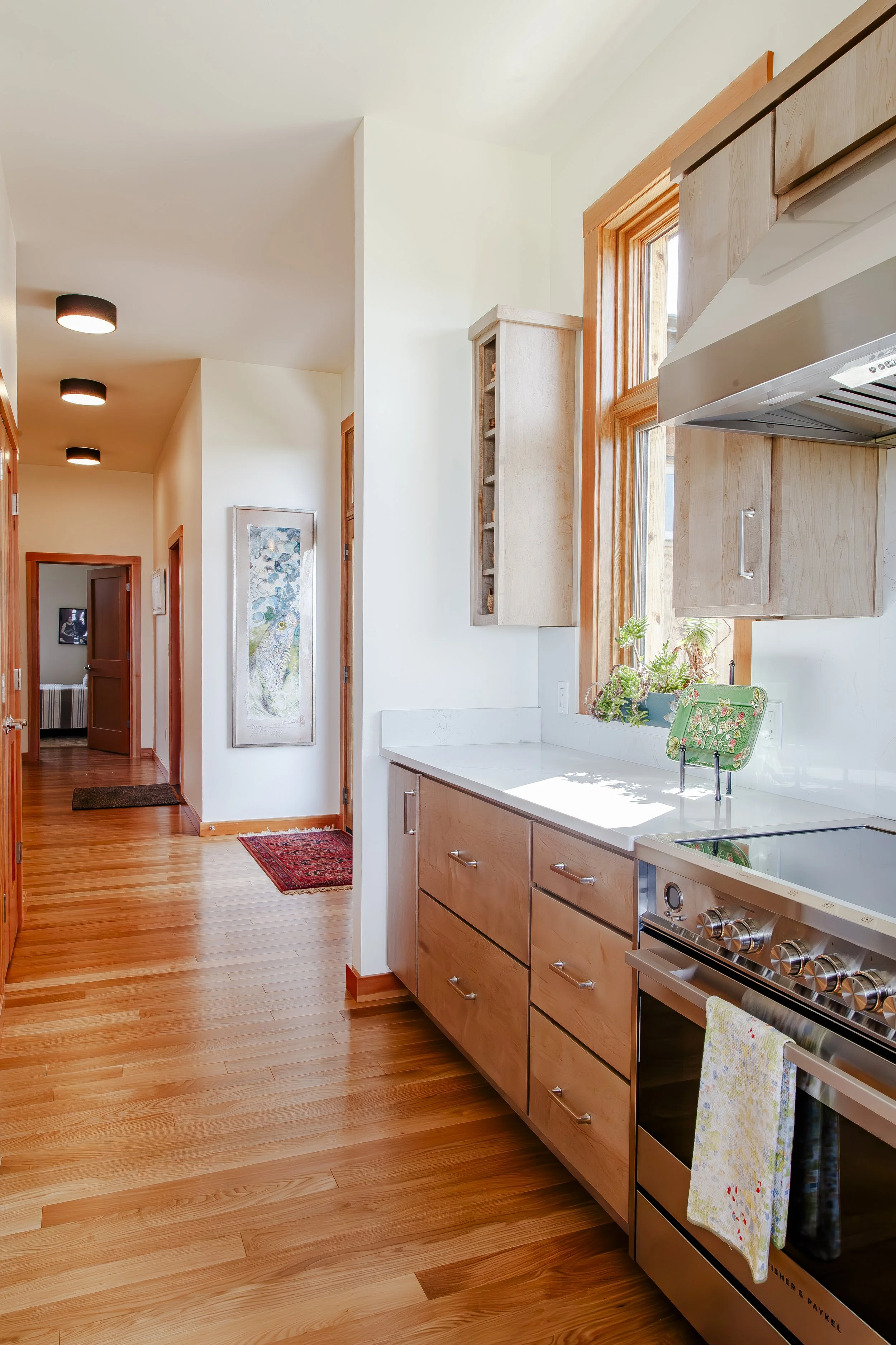 2026-HKPA_Bay-View-Residence_Kitchen_02.jpg