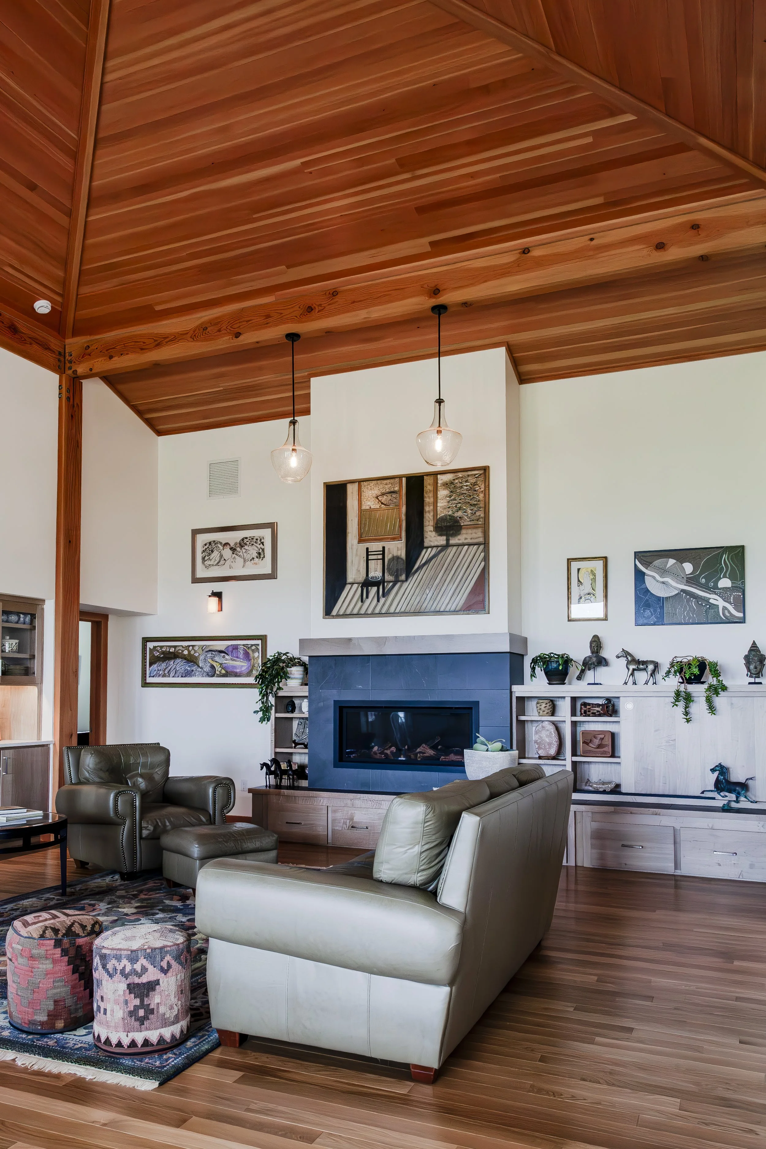 2026-HKPA_Bay-View-Residence_Living-Room_10.jpg