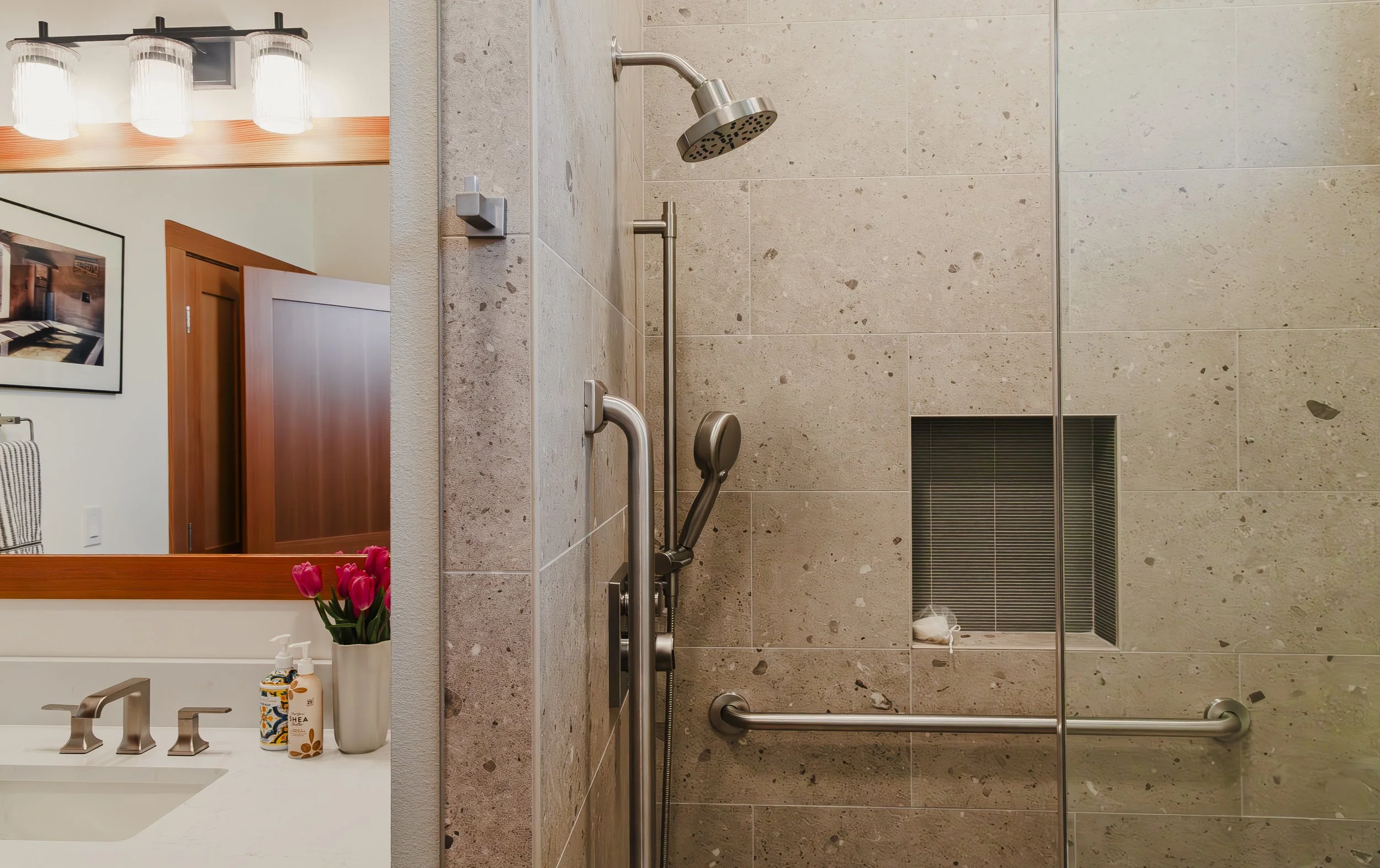 2026-HKPA_Bay-View-Residence_Secondary-Bathroom_11.jpg