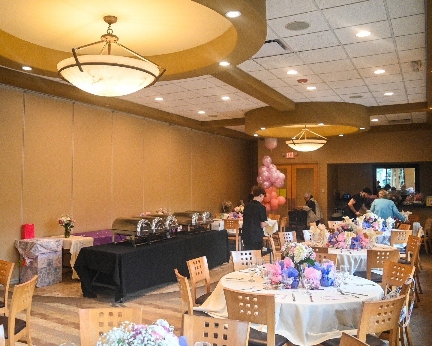 Don't forget about our private rooms at Ike's Restaurant! the perfect space for bridal showers, baby showers, family reunions and so much more! ⠀
⠀
Book your Private Event TODAY at Ike's Restaurant in Sterling Heights ✨⠀
👉 Call (586) 979-4460 to res