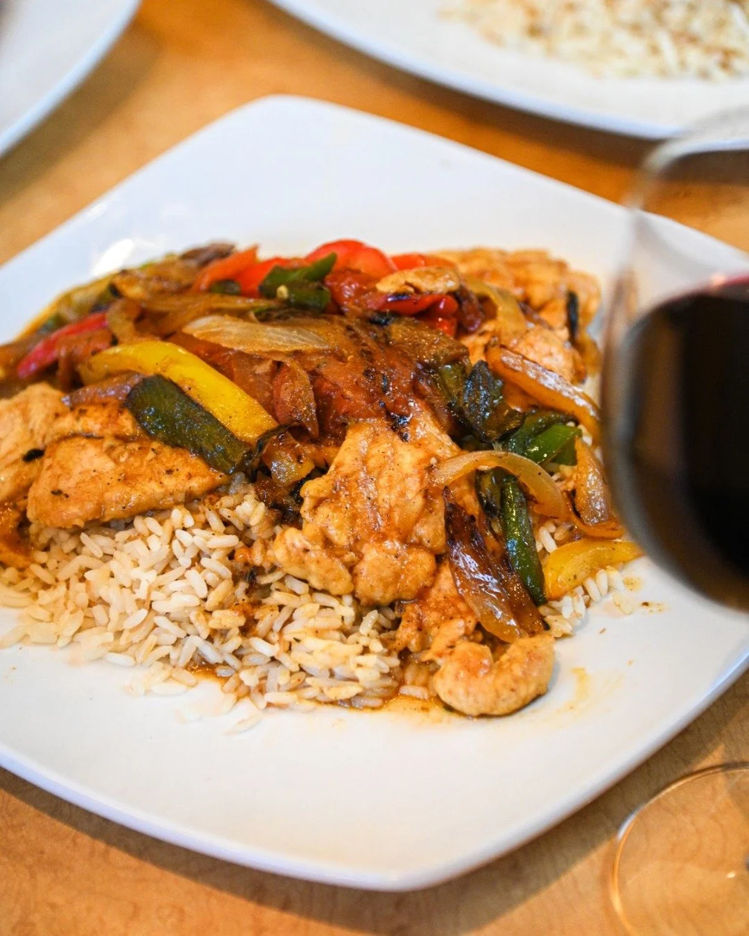 This is your sign to order the Cajun Chicken over rice 👀

Bold, flavorful, and cooked just right&mdash;every bite is packed with smoky Cajun seasoning, tender chicken, and perfectly seasoned rice that brings it all together 🤌🔥

It&rsquo;s one of t