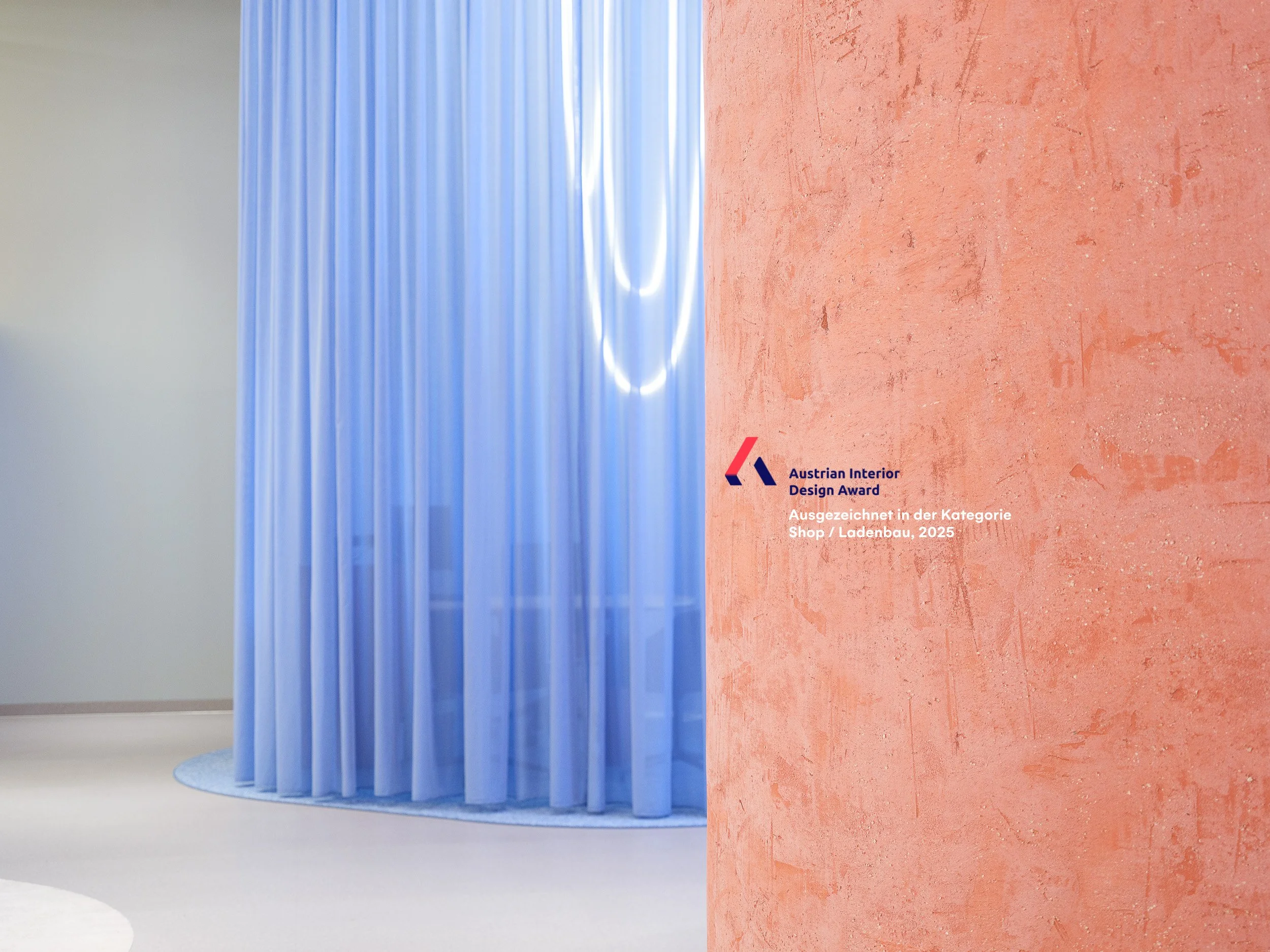 Ruefa EISENSTADT_mit AID  Award Logo.jpg