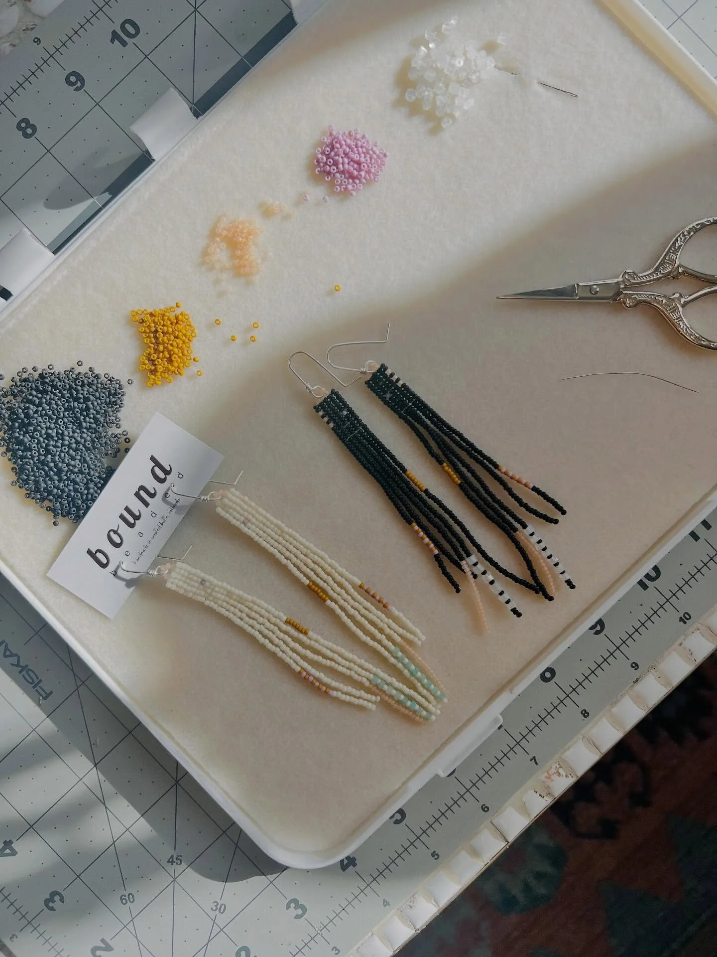 ✨ new long bois ✨

a couple pairs of these will be available at the Talk of the Town Bazaar this weekend!

Saturday, Dec 13 12 pm - 5pm. See you there 💛