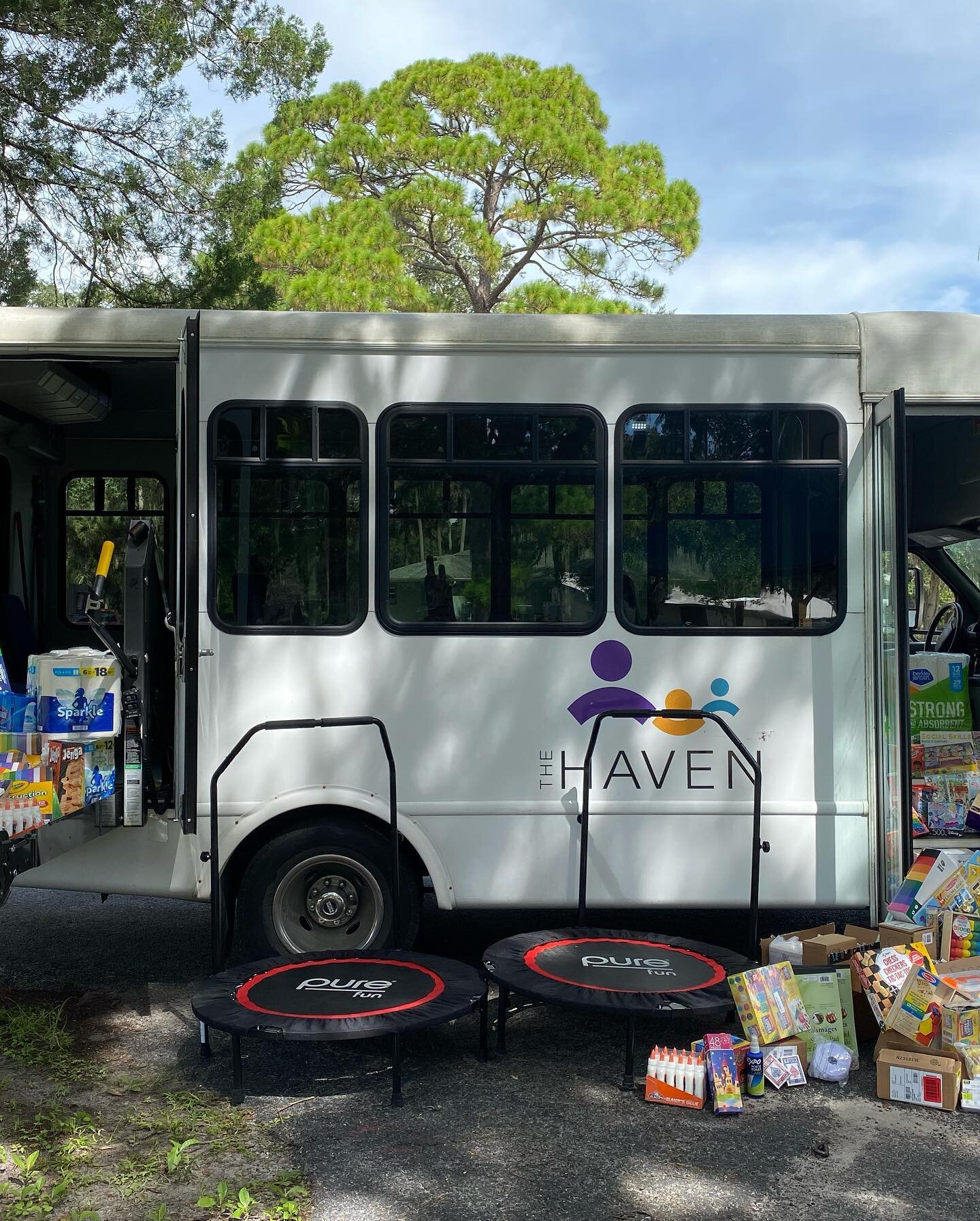 Our 2nd Annual Fill The Bus event was a success! Thank you to everyone that donated school and art supplies for our programs! Thank you to our friends @konaicesarasota for stopping by in a hot day to help us celebrate!