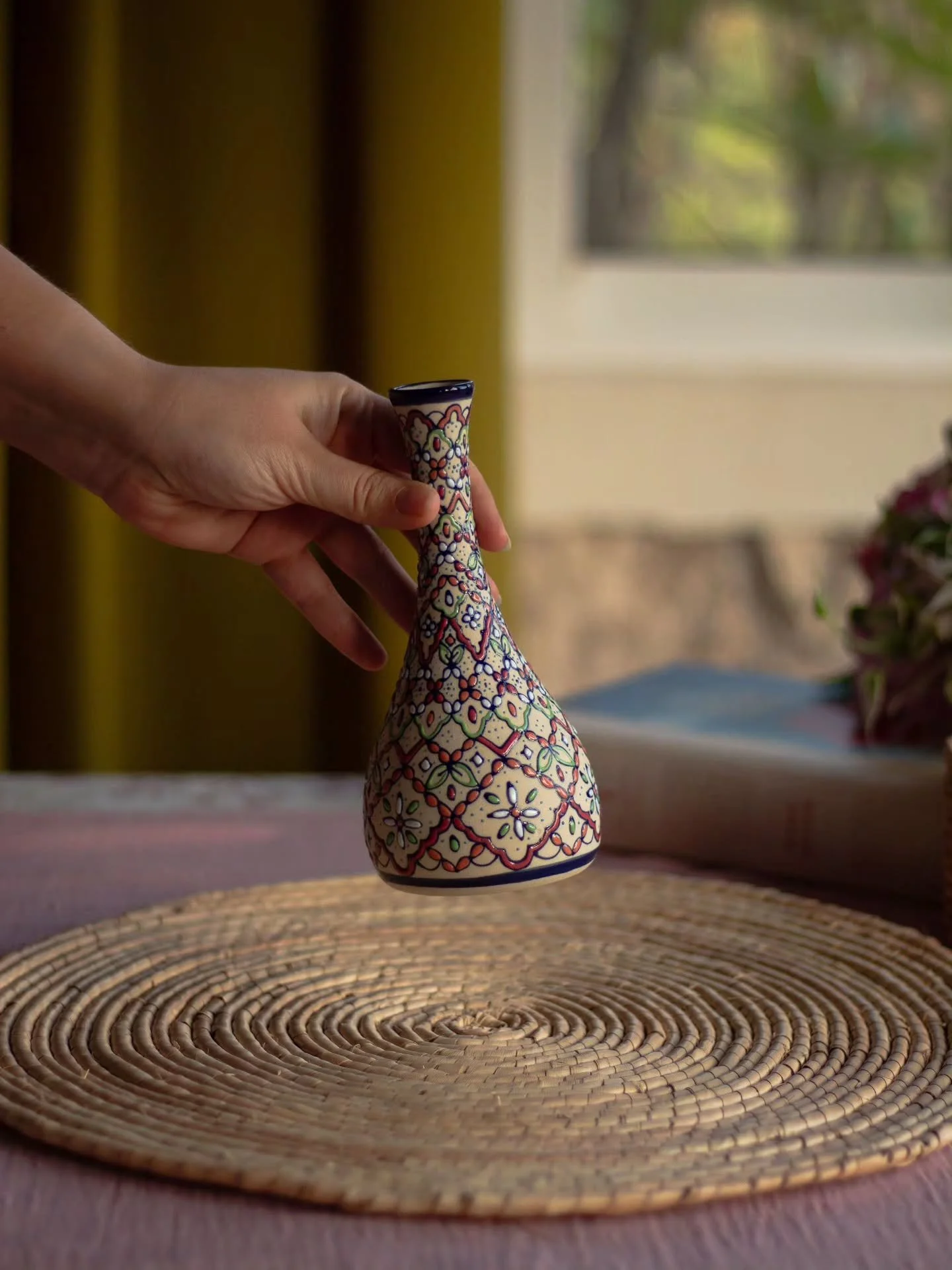 &iquest;Sabes que si deslizas tu dedo por los puntitos de abajo crear&aacute;s una peque&ntilde;a animaci&oacute;n?

Desliza para decorar el florero 👆

Este es nuestro florero "nuovo" disponible en Amazon. Encuentra el enlace en nuestra bi