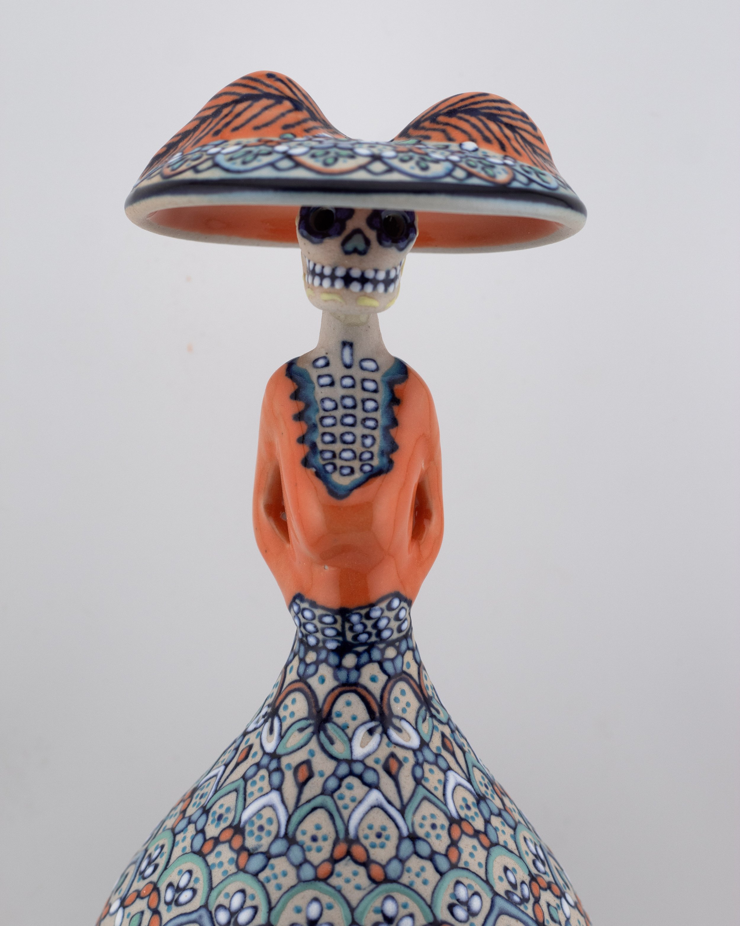 Catrina mexicana de cerámica artesanal. Alhajero, bombonera, dulcero.