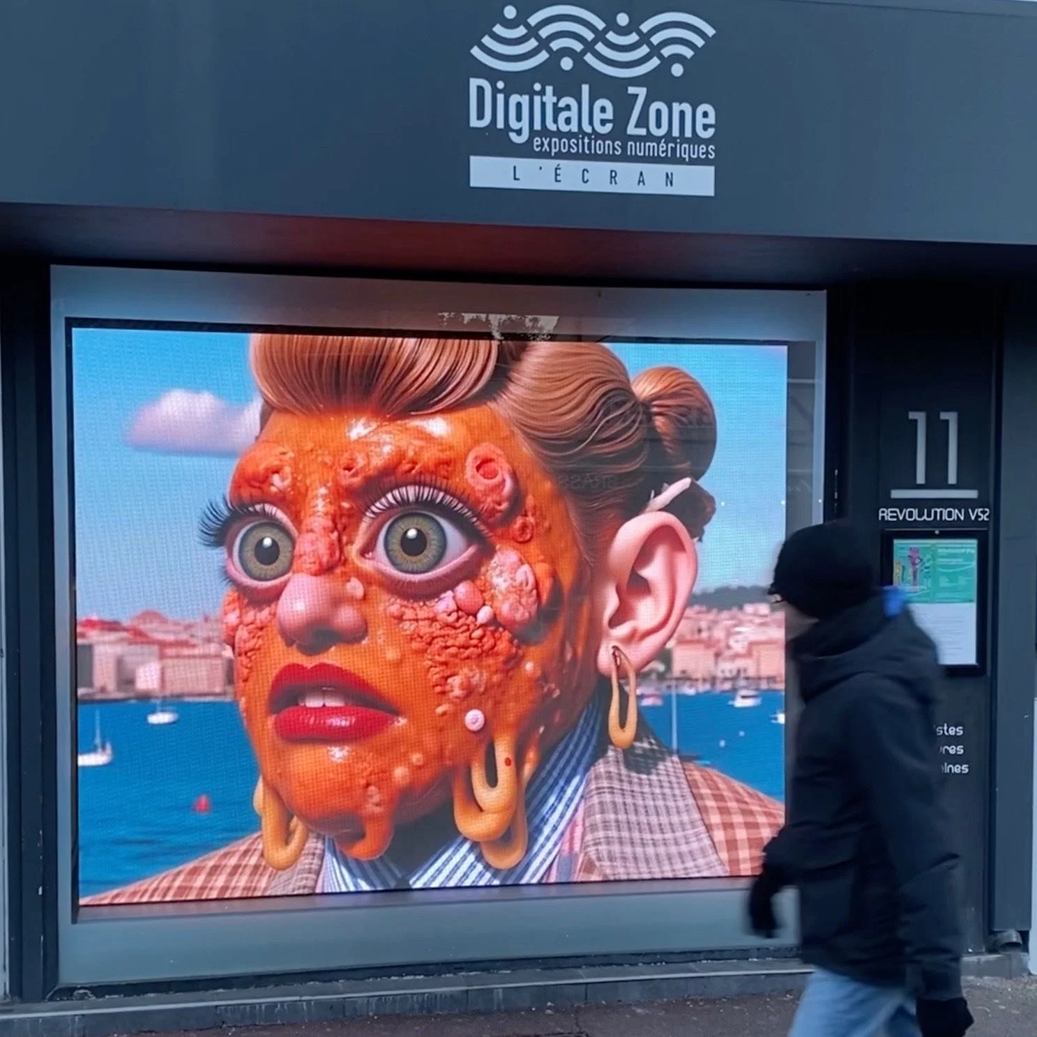 Vue de l'exposition Révolution V52, Trou normand et Bouillabaisse, 2025-2026, L'Unique-Musée Dehors, Marseille