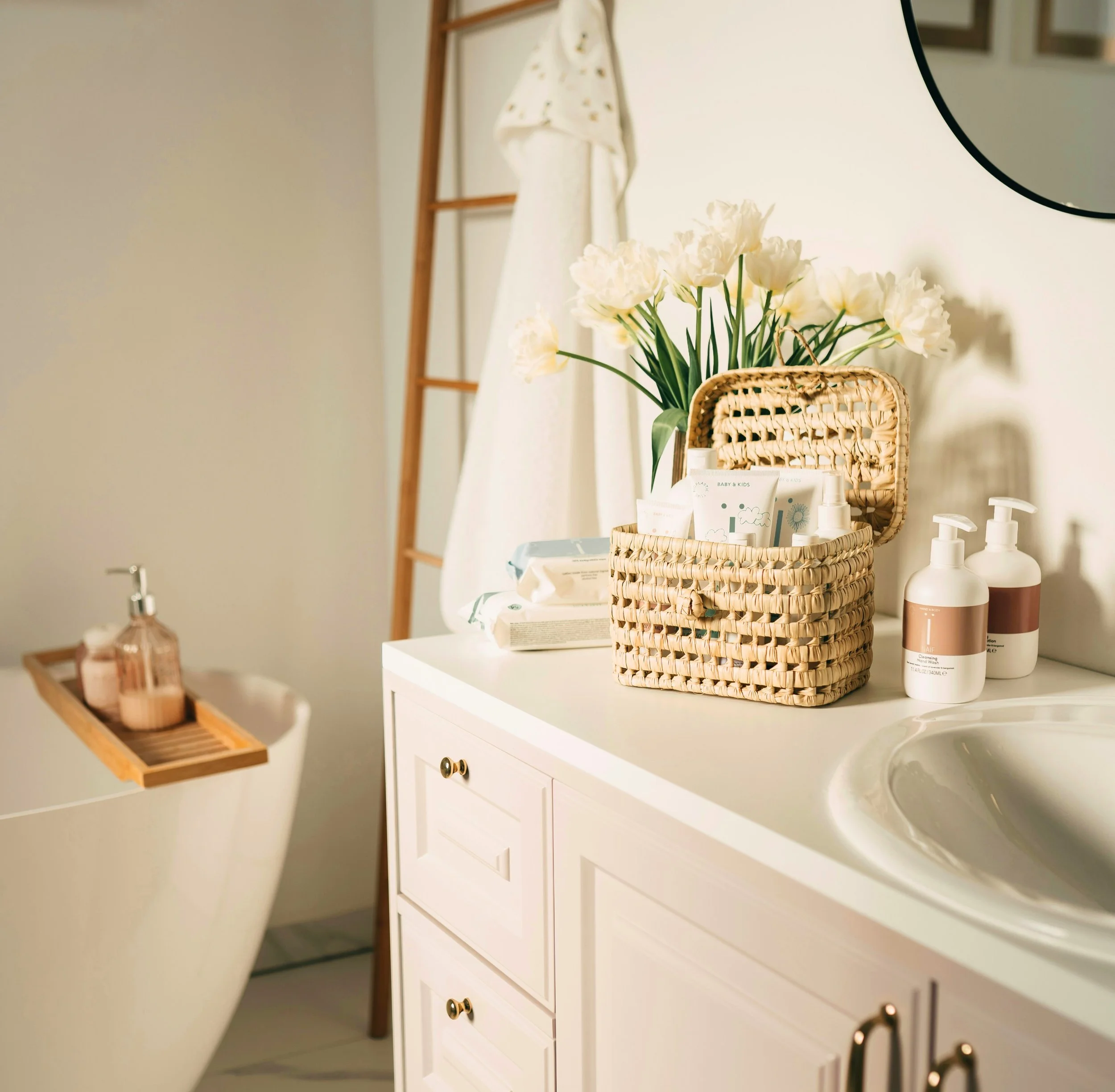 Create Your Coastal Oasis: Decor And Styling Ideas For A Serene Bathroom Escape 