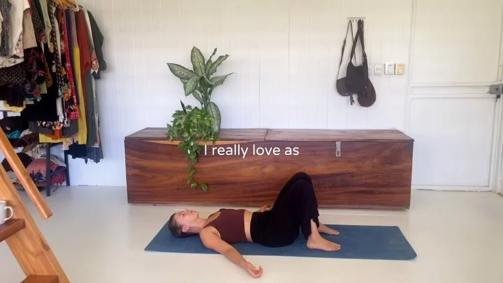 Earth to sky is less about direction and more about relationship 

Grounding into what supports you, whilst allowing space for expansion

Feet, pelvis, breath all in quiet conversation 

The more we root, the more we can rise 🌳