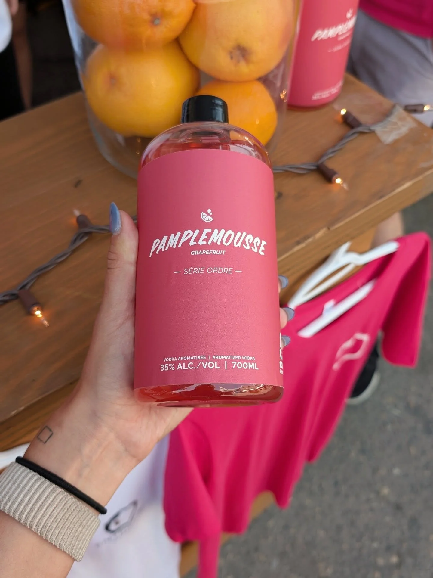💖 Coup de c&oelig;ur au festival des bi&egrave;res d&rsquo;Alma : la Vodka Pamplemousse &ndash; S&eacute;rie Ordre de la distillerie Entropie!

Cette vodka m&rsquo;a charm&eacute;e par sa fra&icirc;cheur et son c&ocirc;t&eacute; pamplemousse naturel