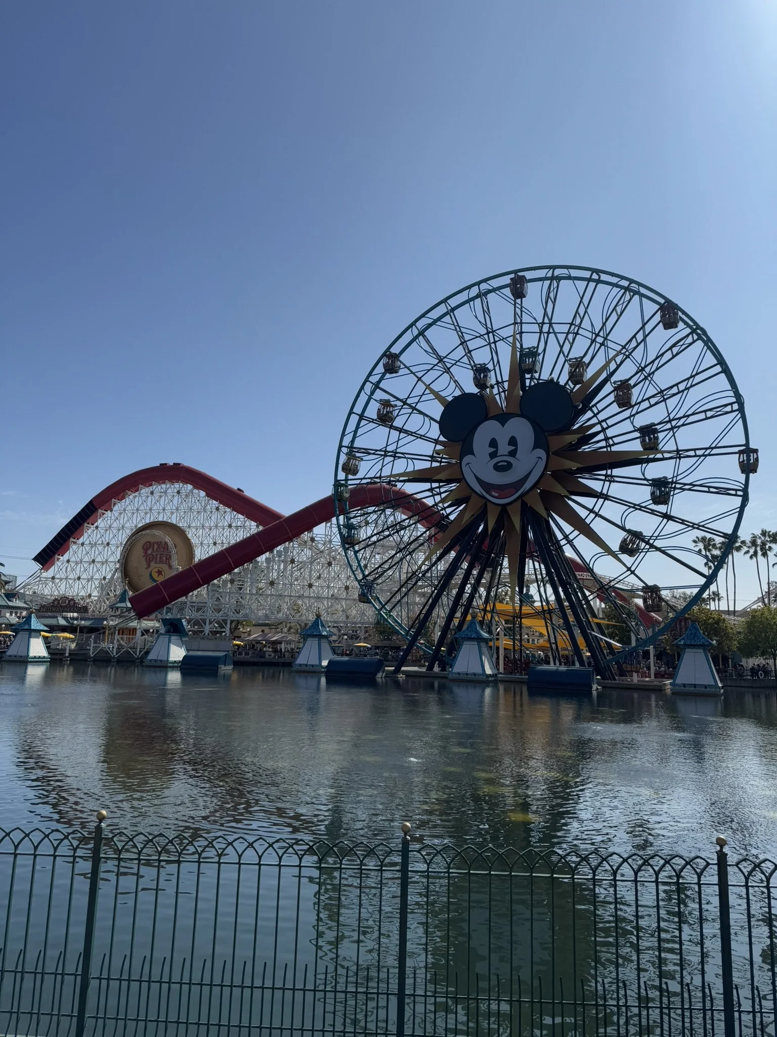 mickey fun wheel at disney california addventure