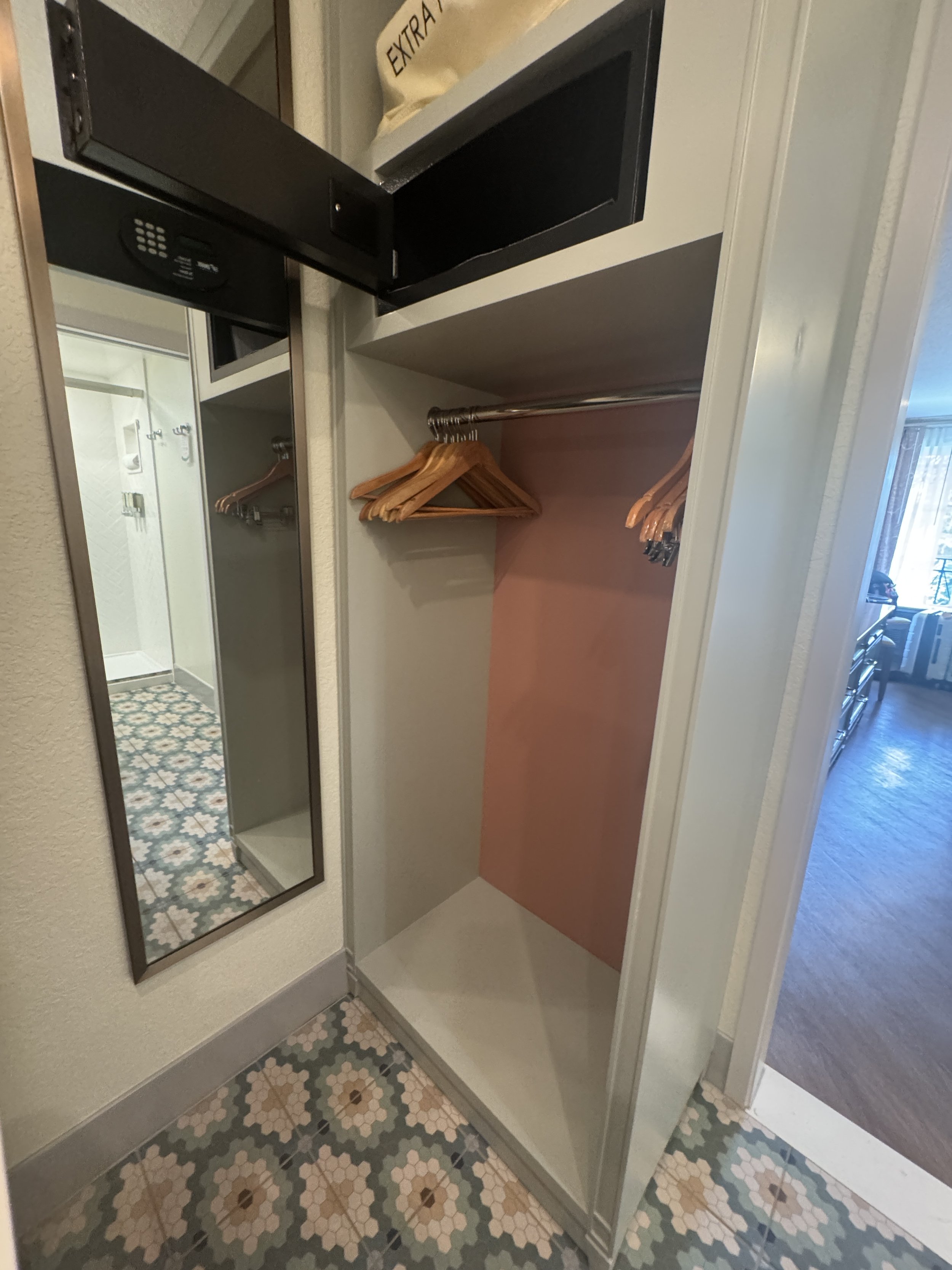 French Quarter King Bed Room 4.JPG