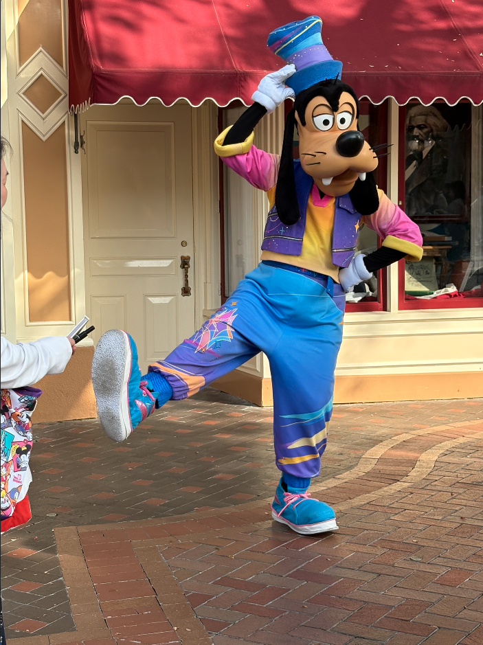 Goofy Disneyland 70th.png