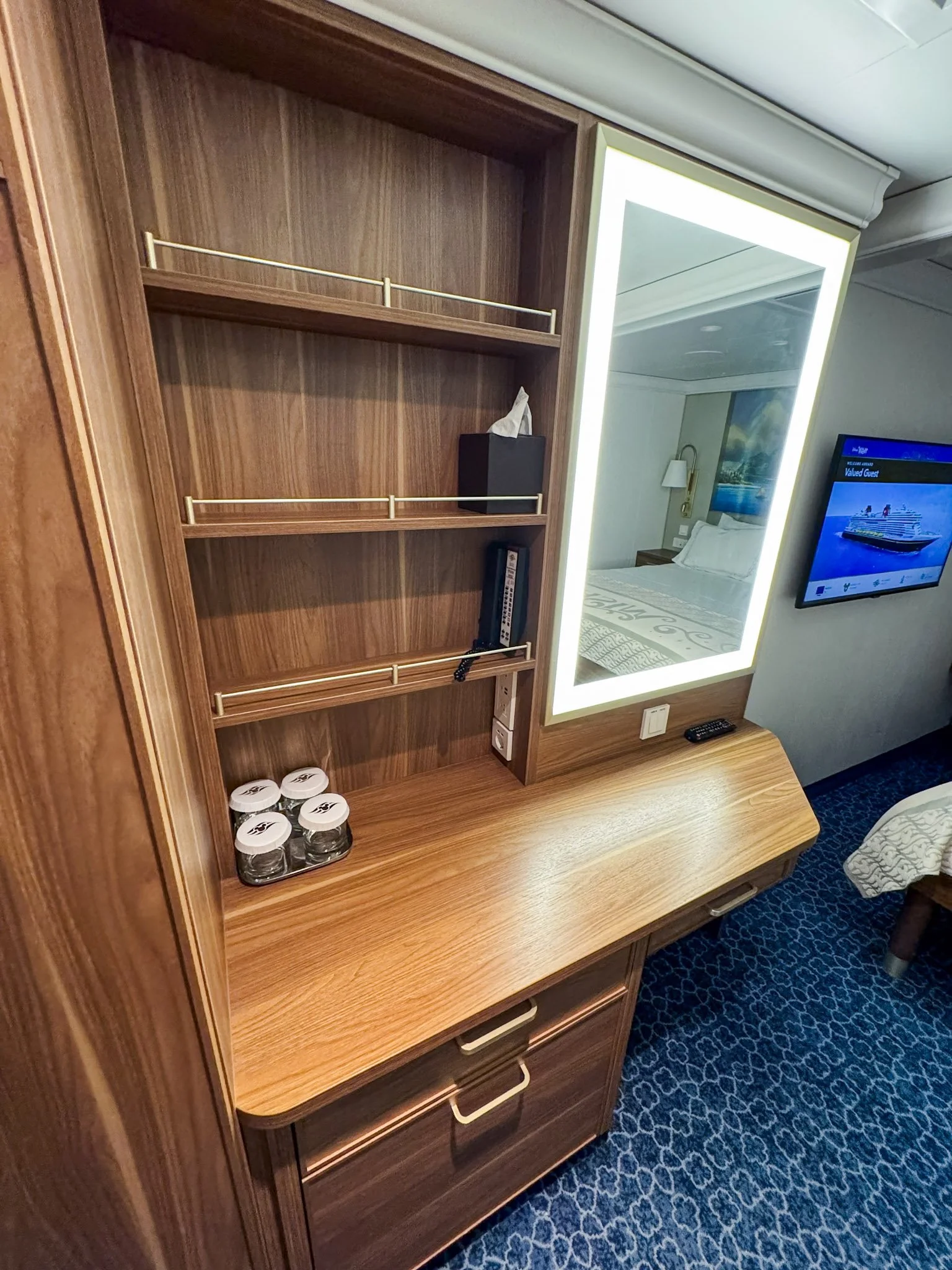 Disney Wish Interior Room 2.jpg