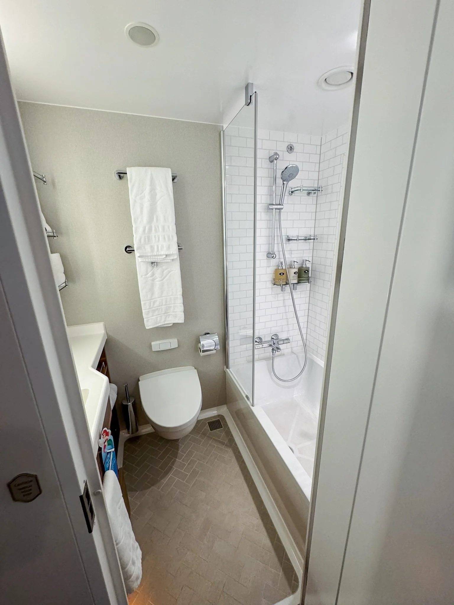 Disney Wish Interior Room 3.jpg