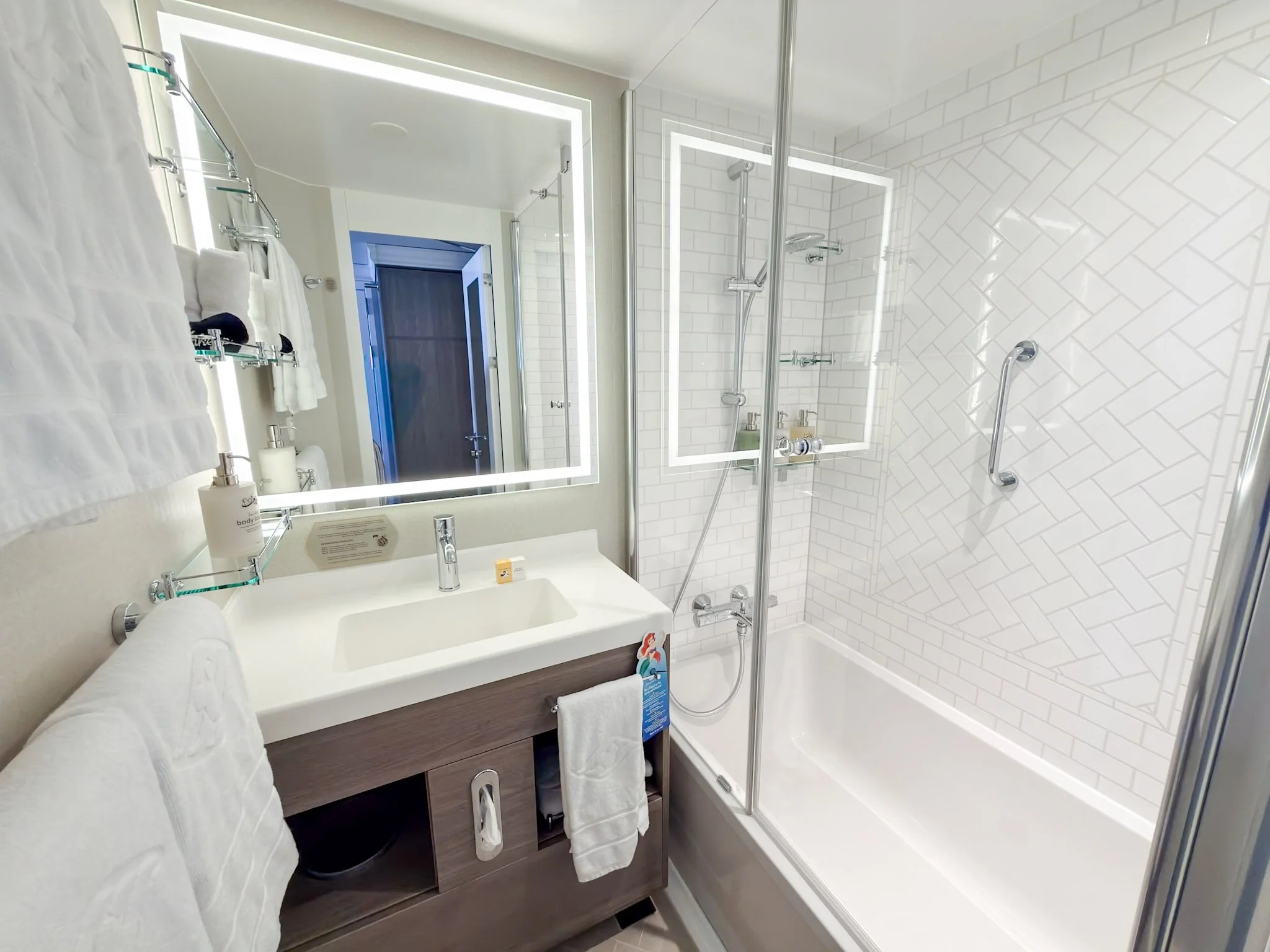 Disney Destiny Verandah 2.jpg