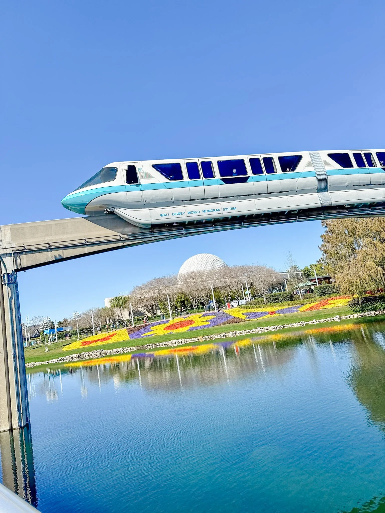a train that is held up by cement tracks