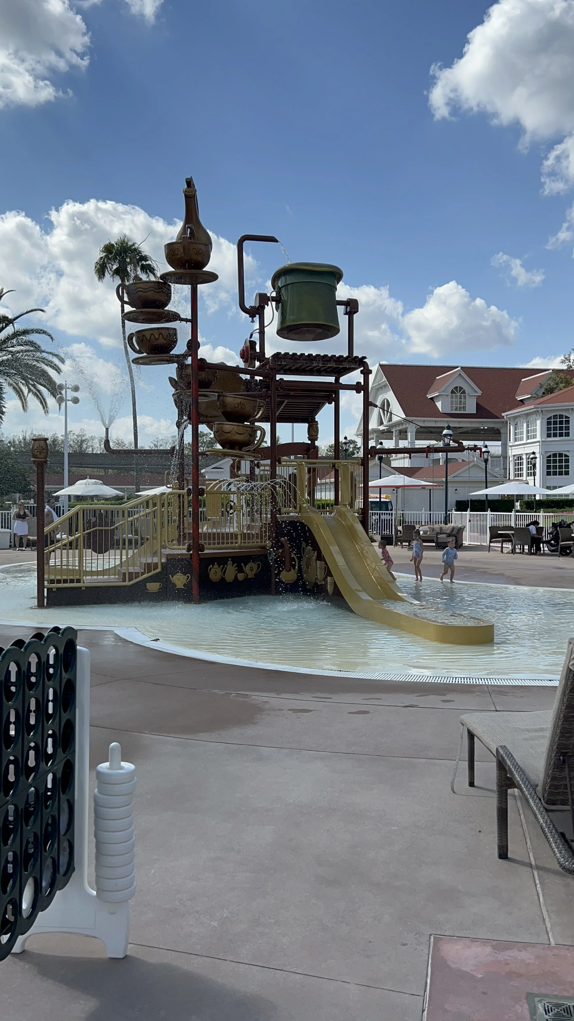 hotel splash pad with tea cup details