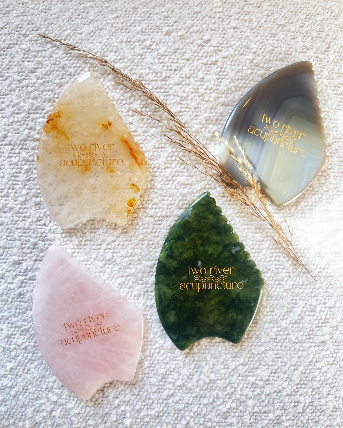 HAND CARVED GUA SHA 💎

Lift, tone, and sculpt at home

💎 Citrine - harnesses energy from the sun &amp; has brightening properties the skin ☀️
💎 Agate - known for its mix of darkly opaque and brightly translucent bands, it balances Yin &amp; Yang e