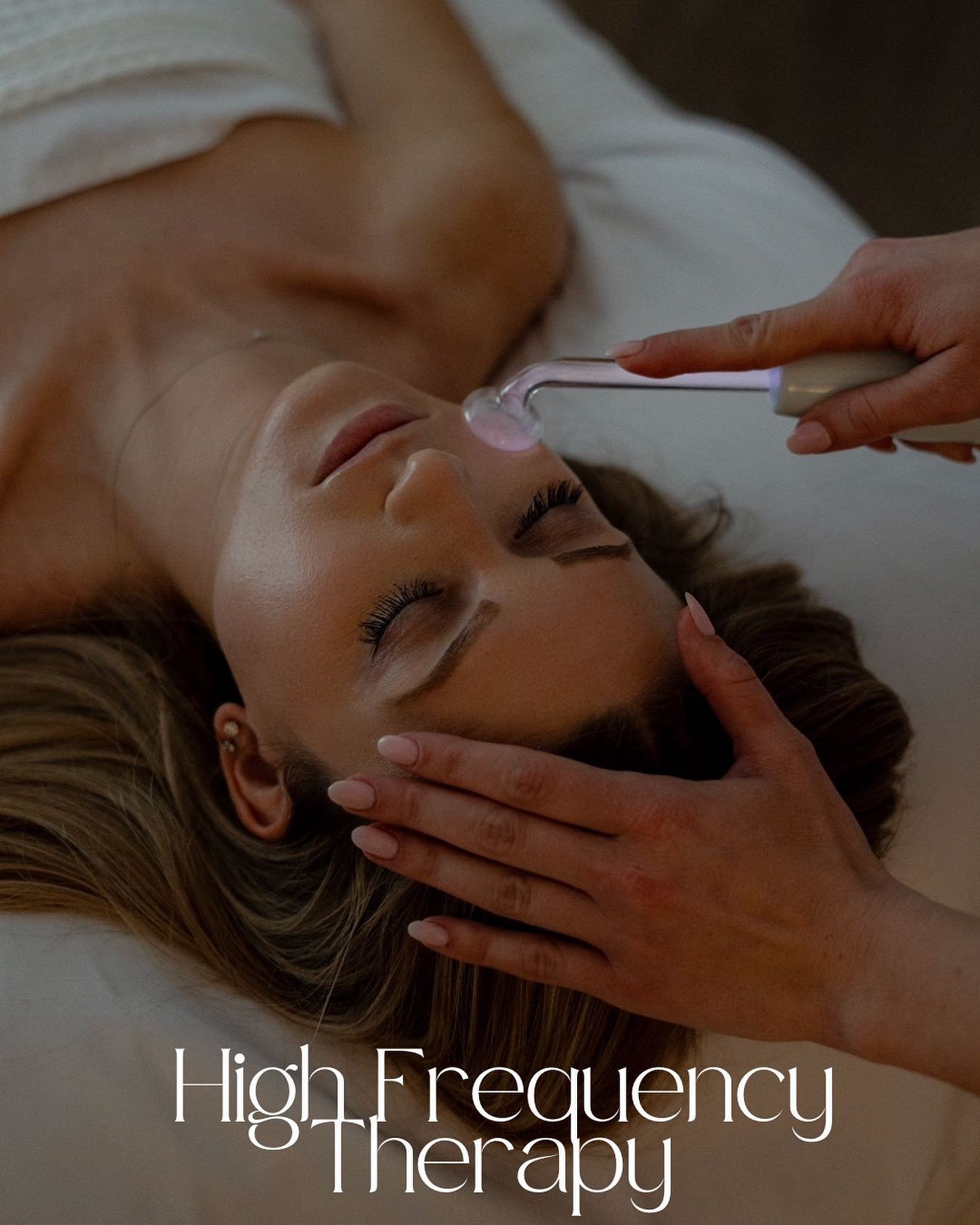 Let&rsquo;s talk High Frequency ⚡️

Included in every Aesthetic Acupuncture Facial

⚡️a painless gas electrode is glided over the skin for the ultimate glow⚡️

Acts as a &ldquo;natural&rdquo; thermal tissue warmer 🔥

BENEFITS:
⚡️stimulates collagen 