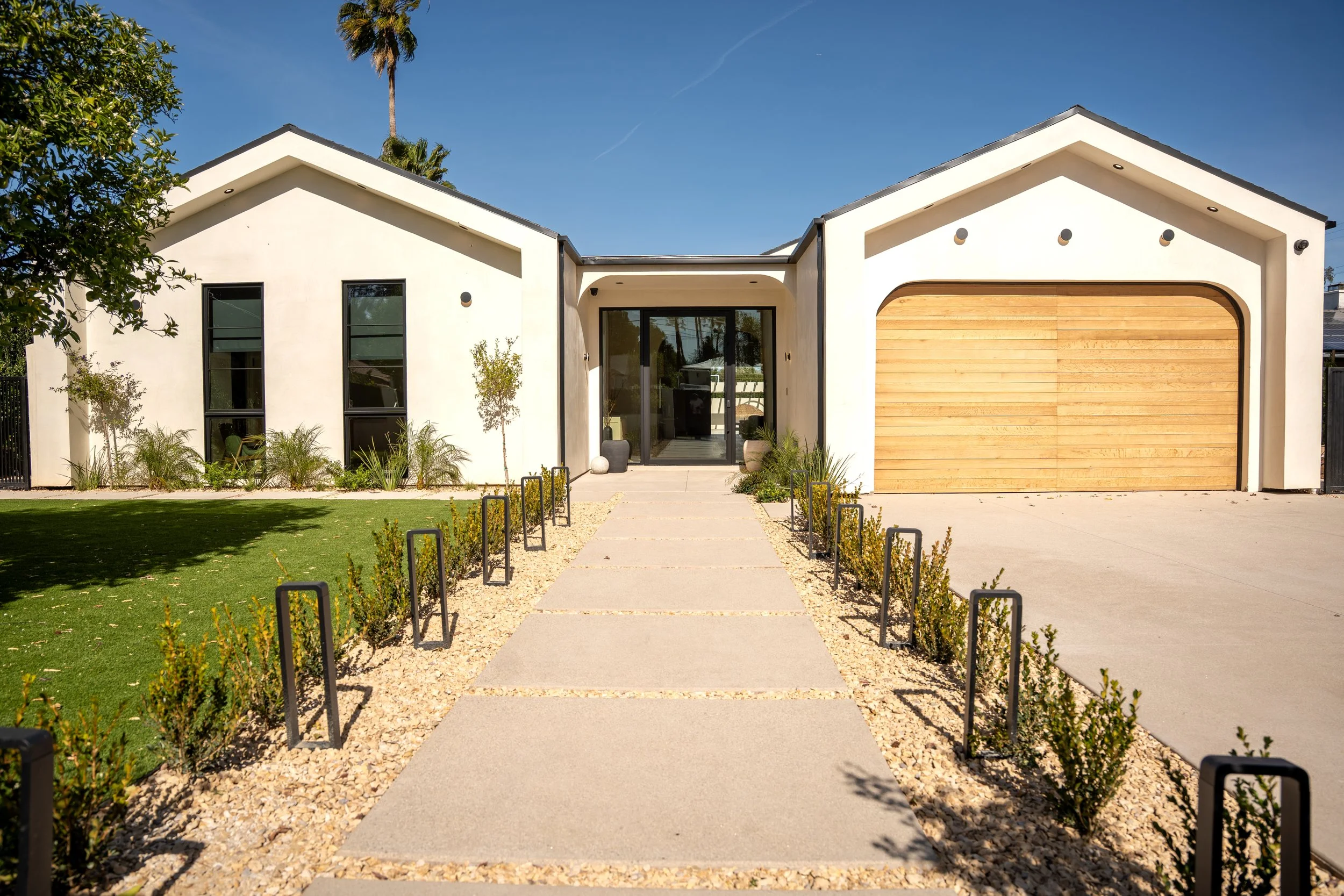 NOFAR TOOK THE TIME TO TRULY UNDERSTAND MY STYLE, NEEDS, AND EVEN THE SMALLEST DETAILS THAT MATTERED TO ME. SHE DIDN’T JUST DESIGN A REMODEL; SHE CREATED AN ATMOSPHERE THAT FEELS LIKE HOME IN THE MOST EXTRAORDINARY WAY.

