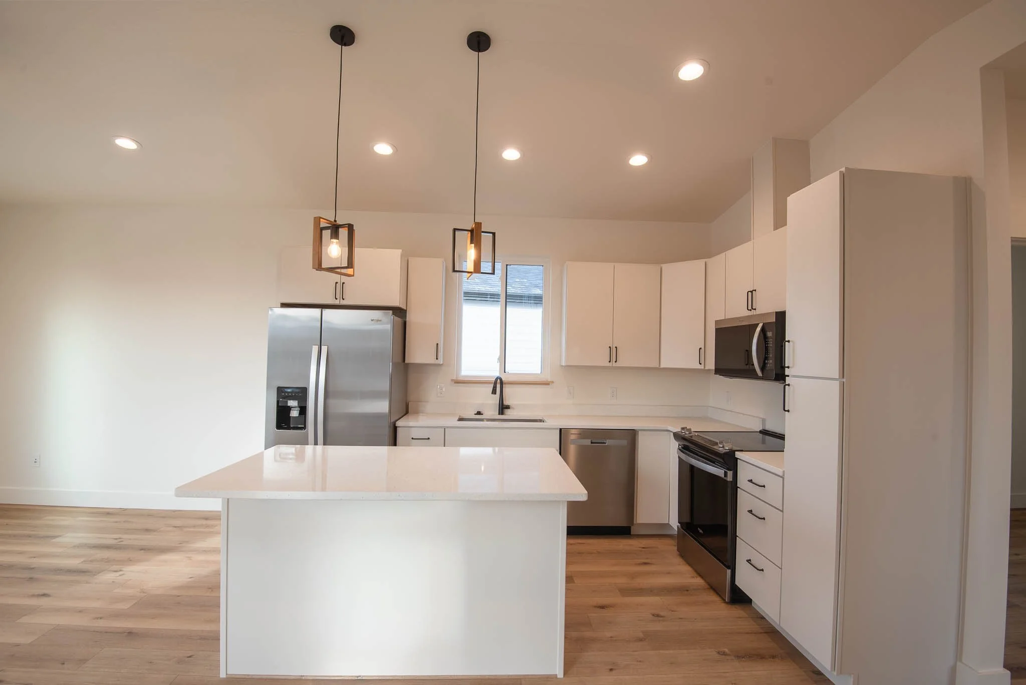 Homes for Sale_Ranchester_1407 Windsor Dr E_Cabin 5-04.jpg