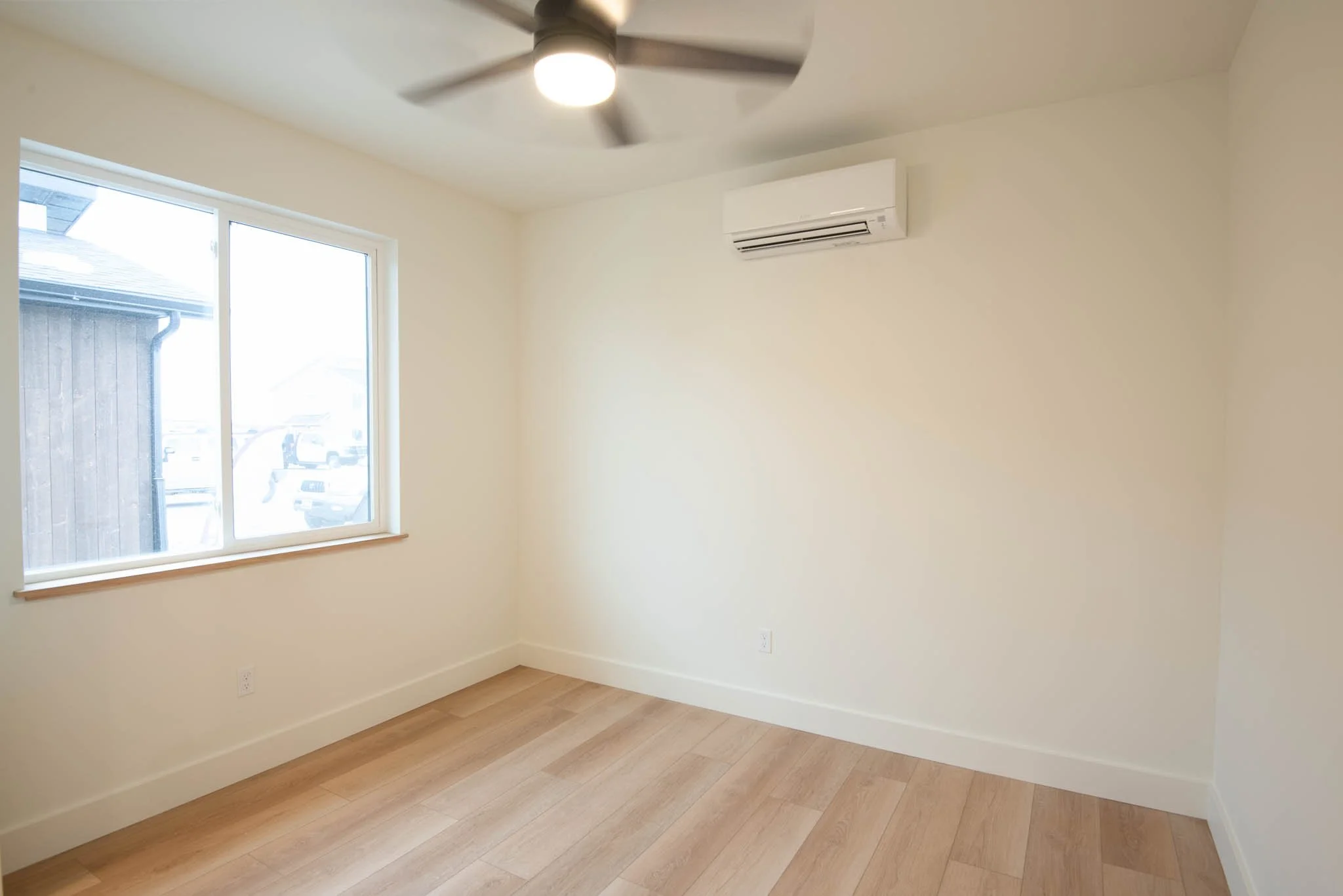 Homes for Sale_Ranchester_1407 Windsor Dr E_Cabin 16-09.jpg