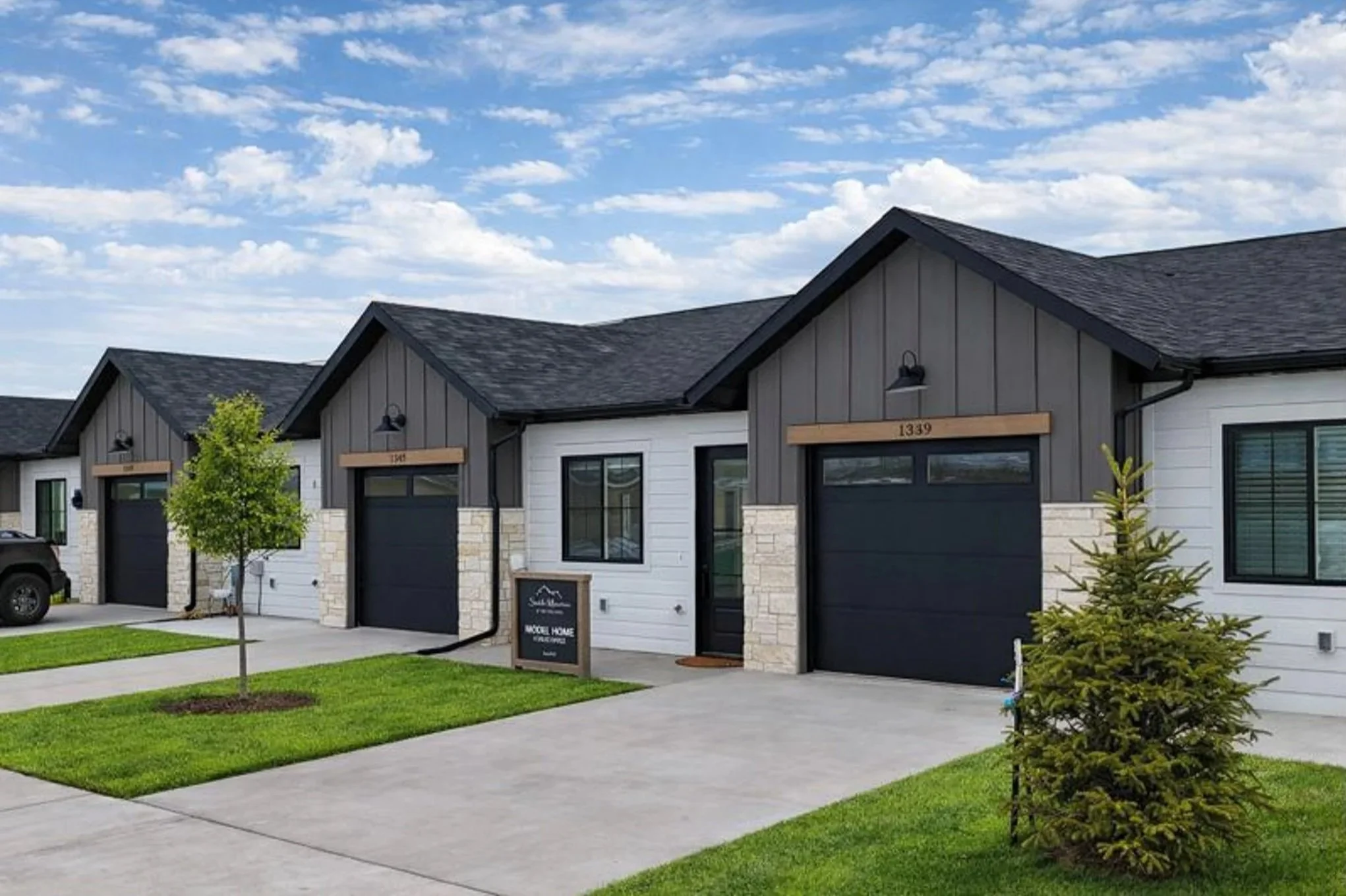 Homes+for+Sale_Sheridan_Buckskin+Townhomes-20.jpg