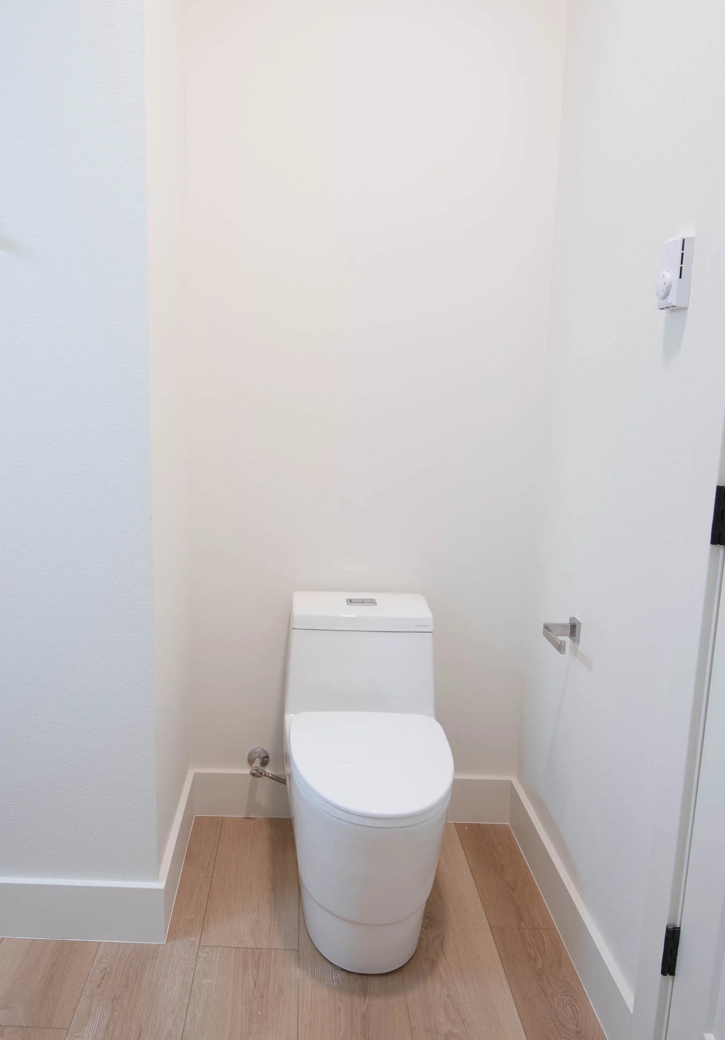 Homes for Sale_Ranchester_1407 Windsor Dr E_Cabin 16-13.jpg