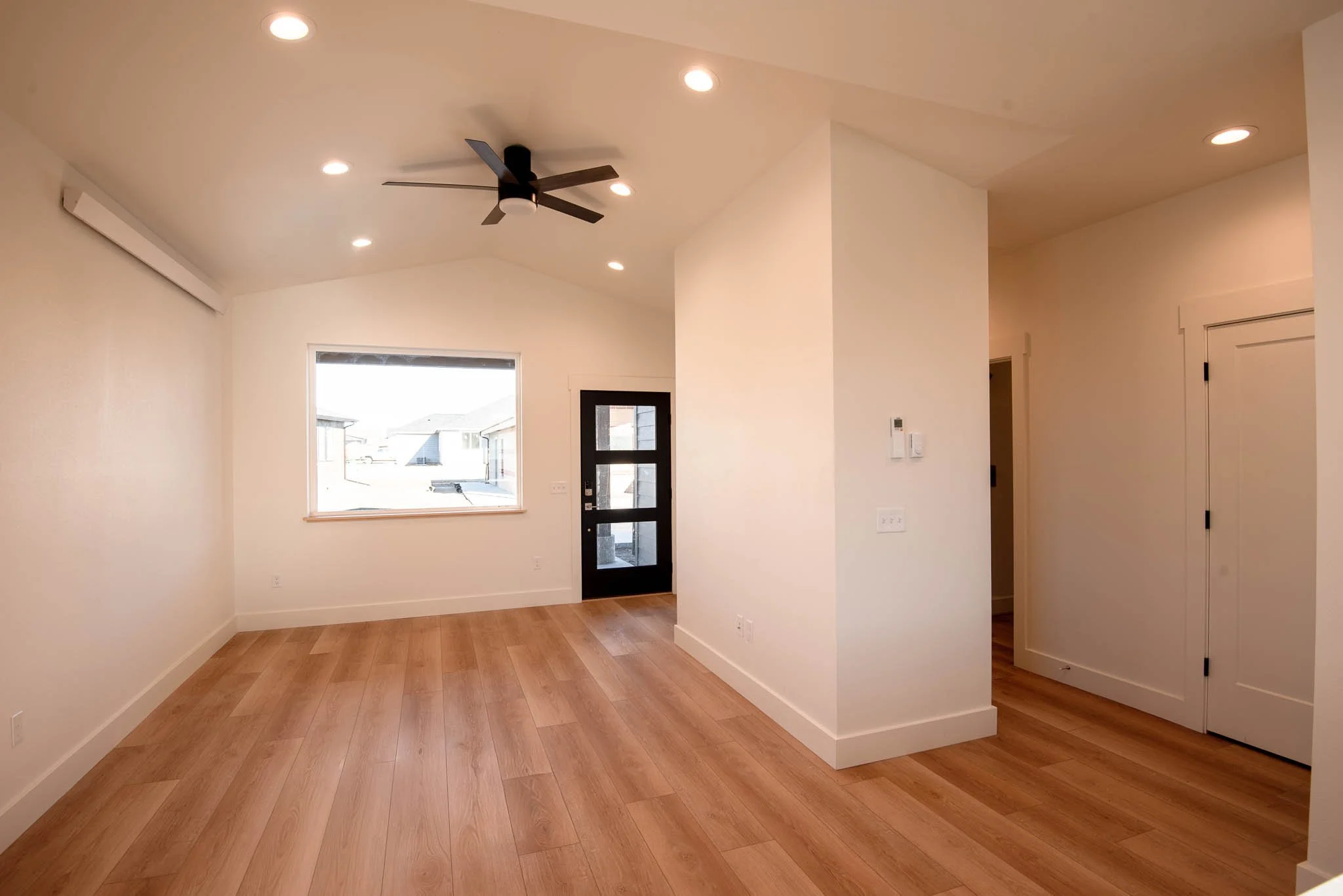 Homes for Sale_Ranchester_1407 E_Cabin 16-04.jpg