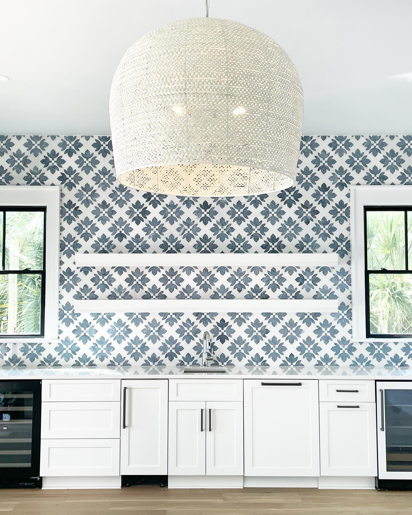 Absolutely in love with the way this lower level wet bar turned out! Photograph by the wonderful: @hannahspencerprints