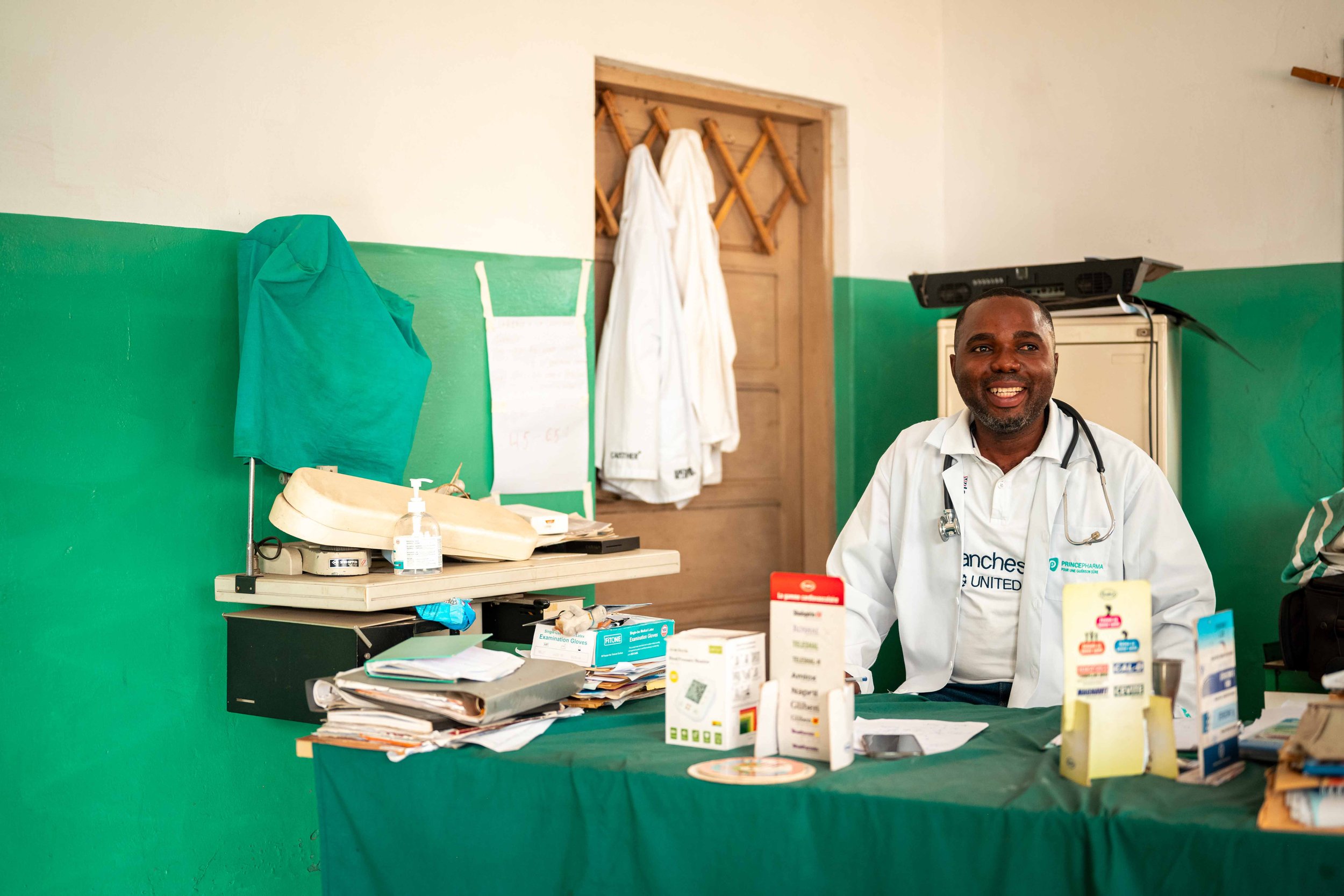 Portrait of Grace Pumu, physician at the Paganoni health center since 2020, in Kwilu, Democratic Republic of Congo, September 2025.