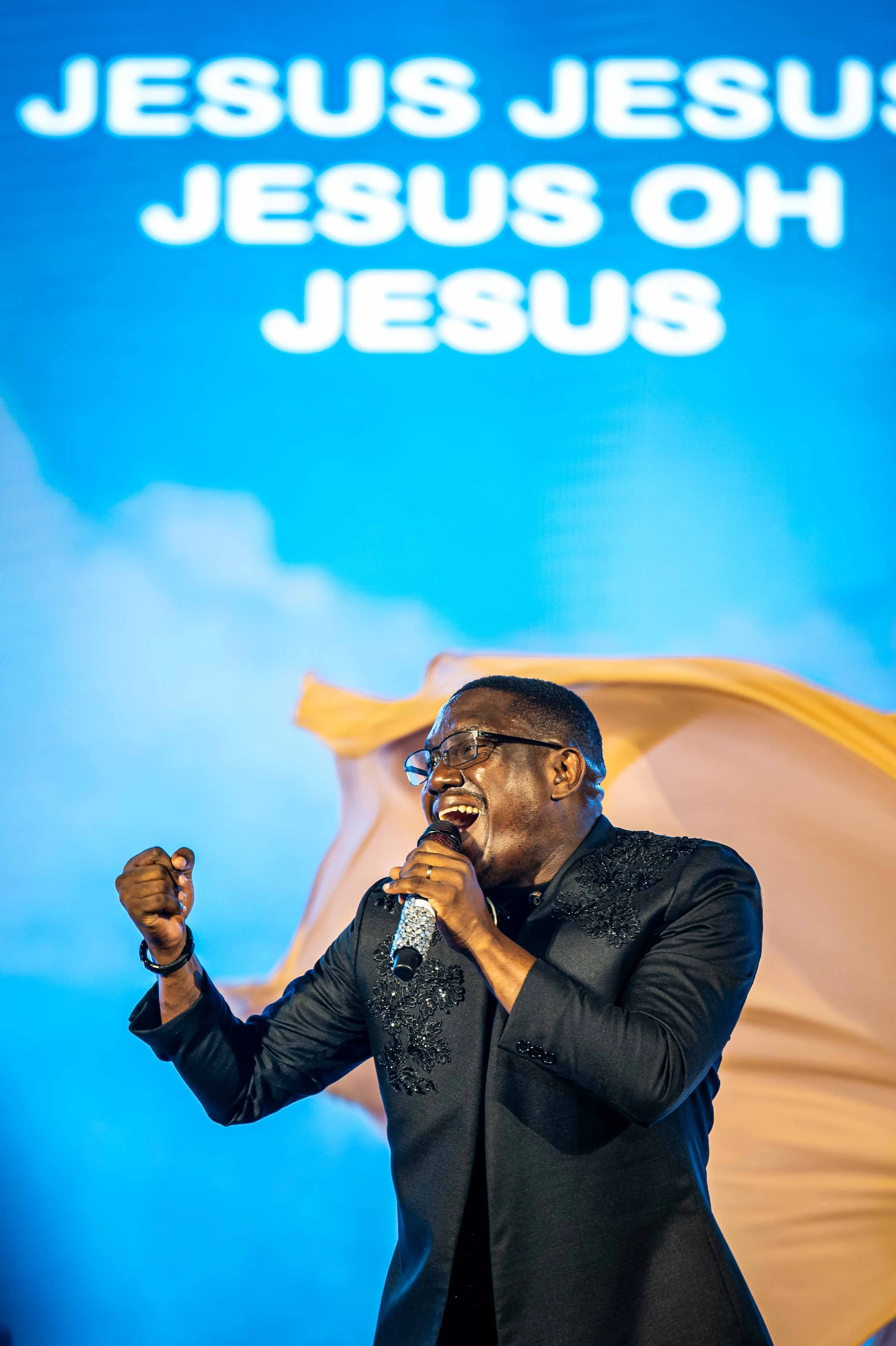 David Ize_HermanKambala_DR Congo_Maajabu-7.jpg