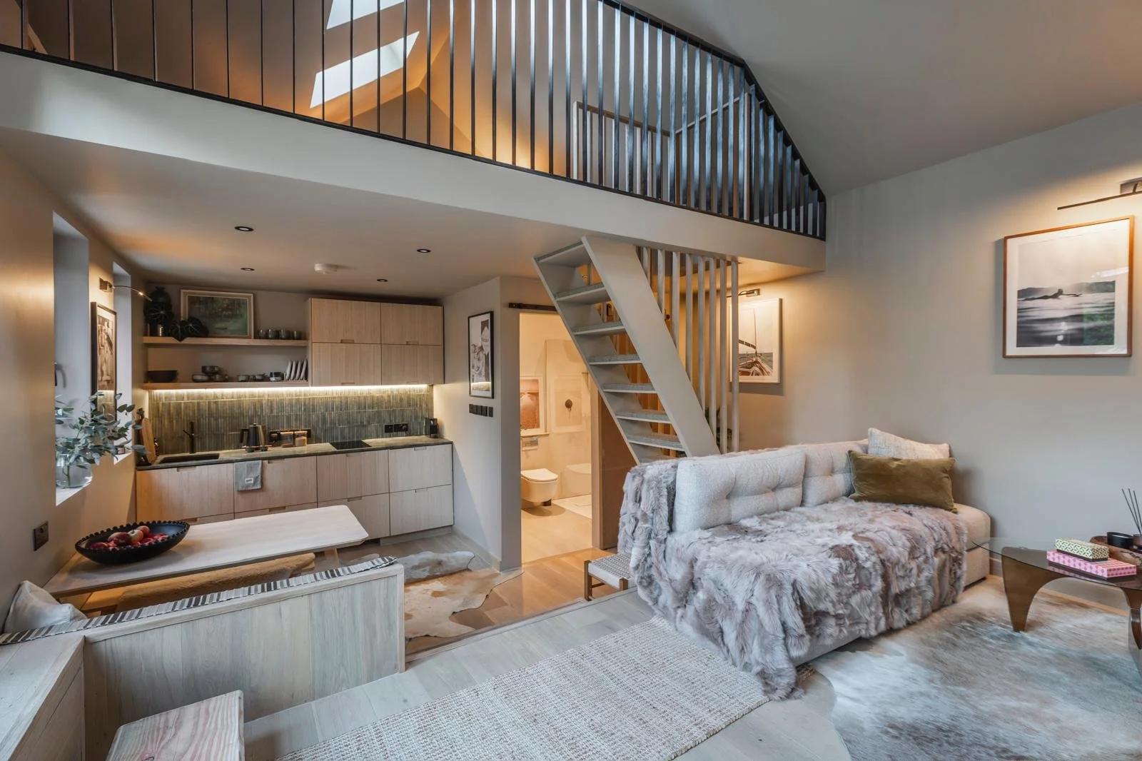 WHITECLIFF COASTAL CHALET - Compact living, timber craftsmanship, garden connection.
