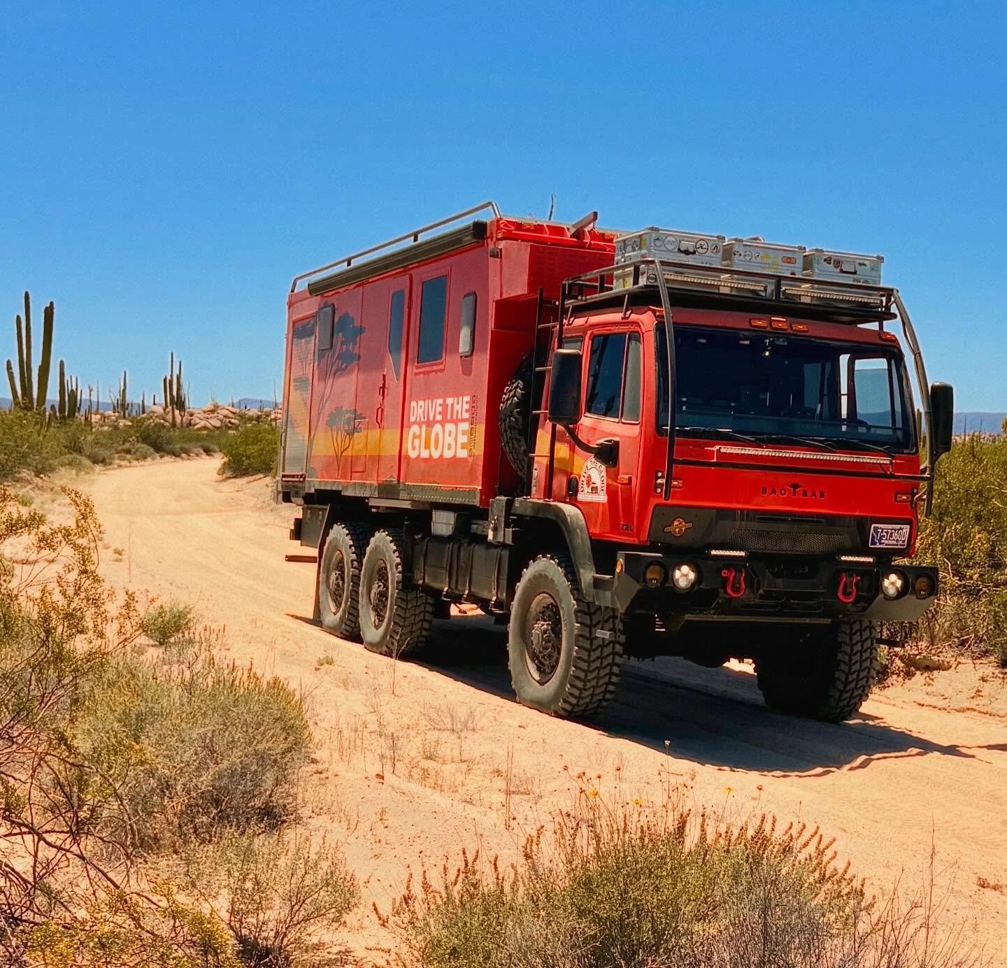 Desert roads 🌵

#nomadlife #homeiswhereyouparkit #stewartandstevenson