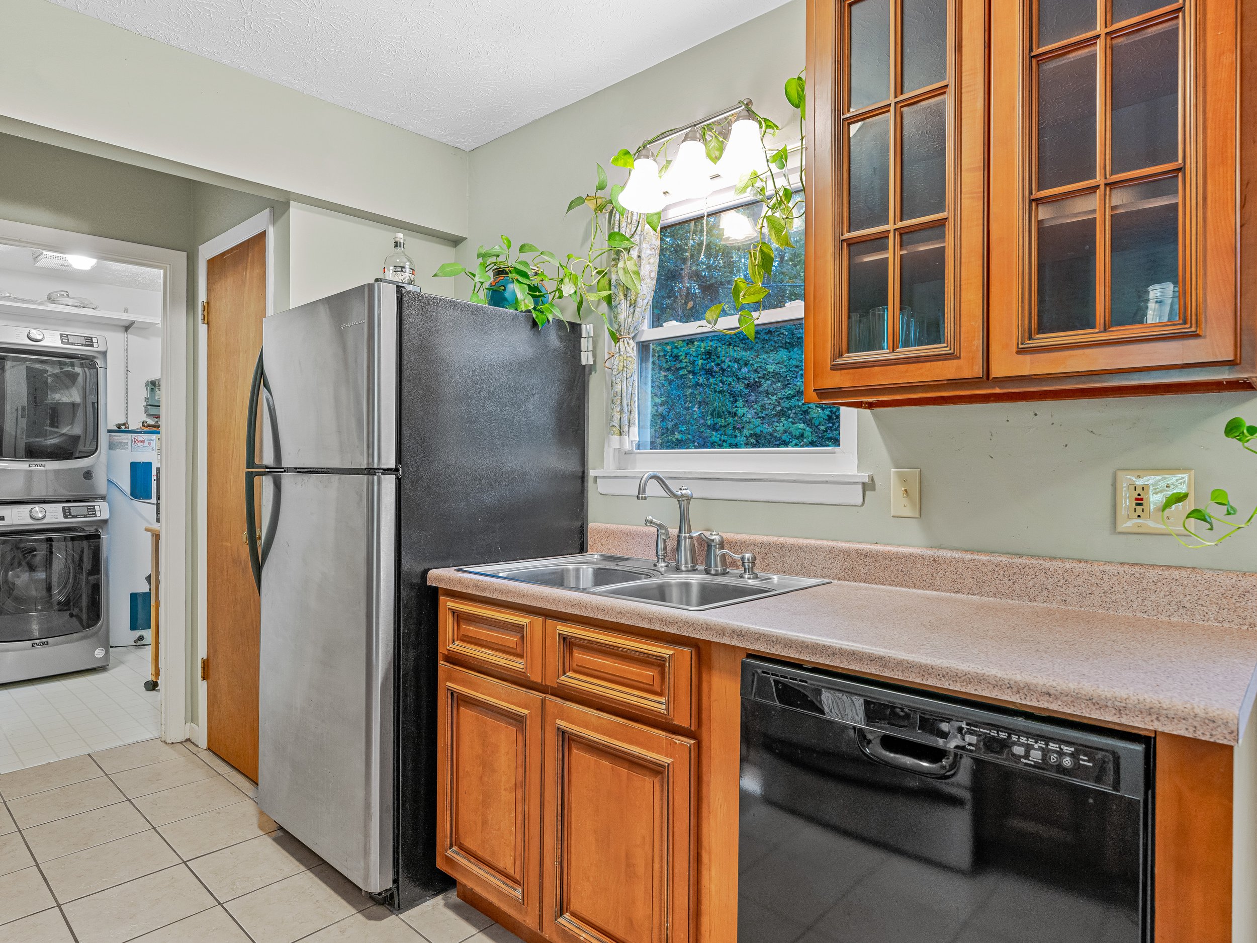 17-5 W COVE ST-17.jpg