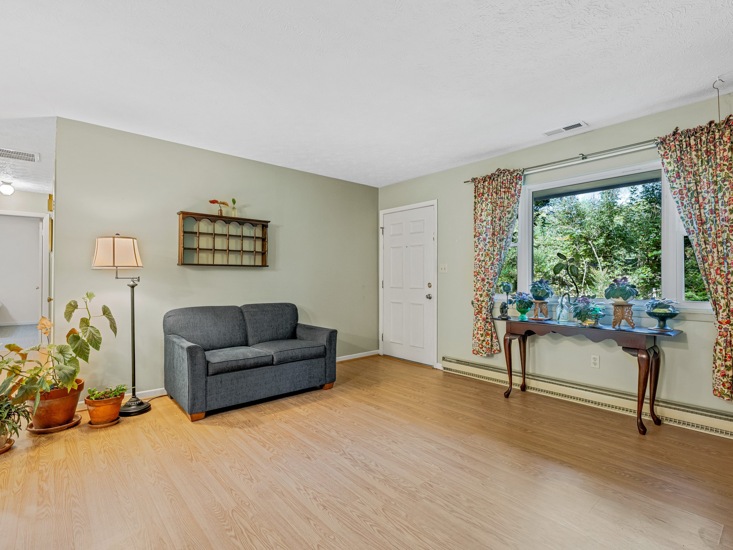 06-5 W COVE ST-06.jpg