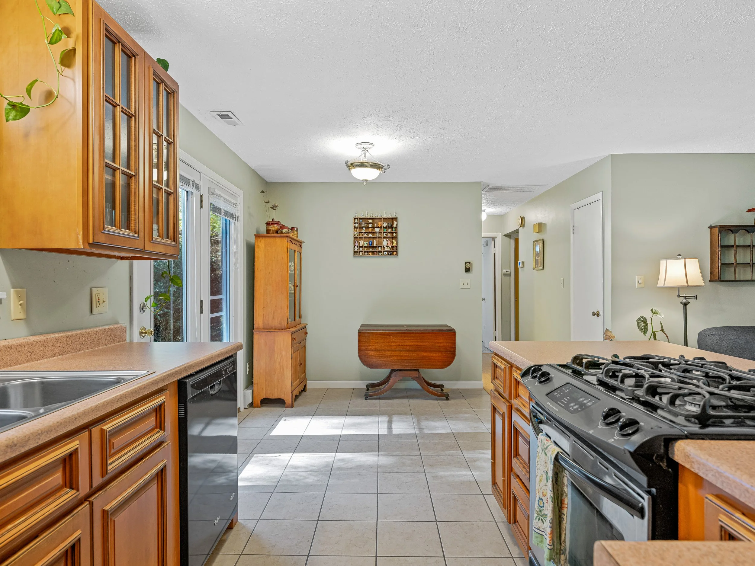 19-5 W COVE ST-19.jpg