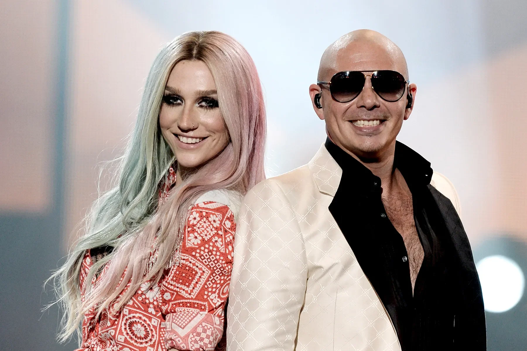 pitbull-kesha-timber.webp