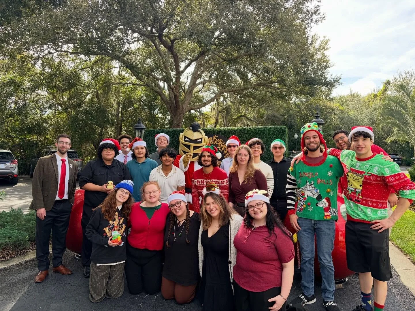 Today we had the opportunity to perform at the UCF Presidents, @ucfcartwright , Holiday Cookie Social!  It was a great time of tuba caroling and yummy treats!  Even a special performance of sleigh ride by Chicken Sandwich! 

 #tuba #euphonium #gkco #