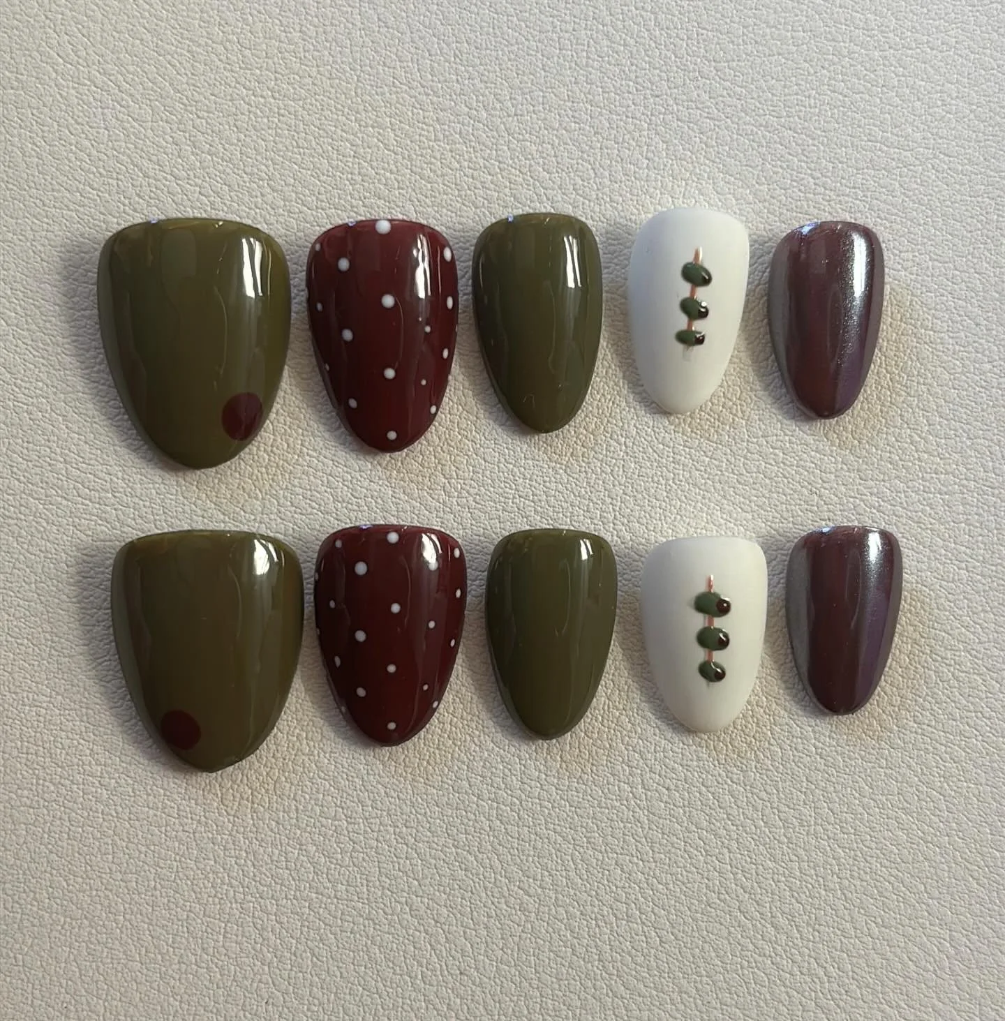 Olive girl fall 🫒🍂

Products used; 
Xxxs almond gel tips
MPA Pallet @mpa_onlinestore