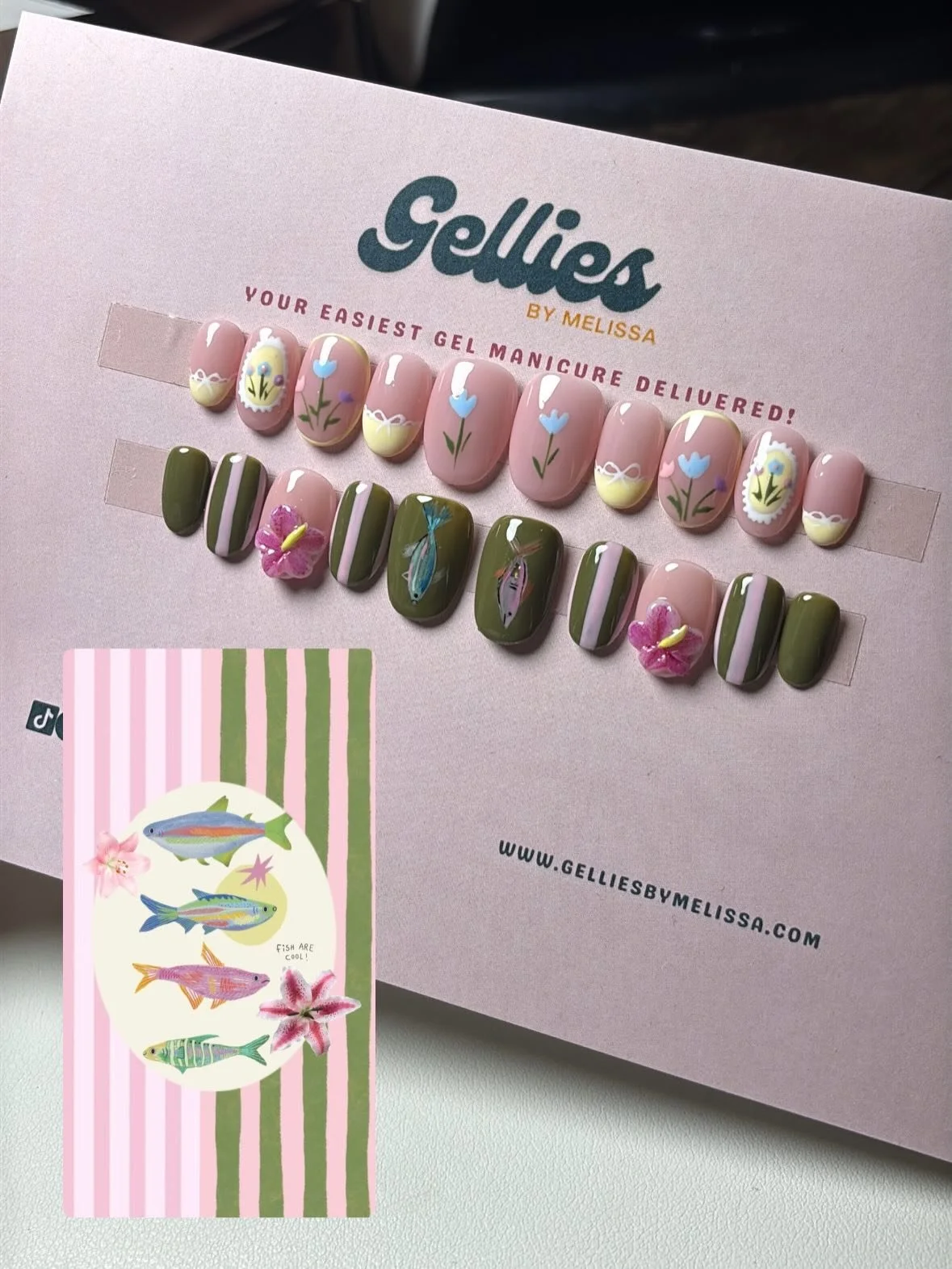 A spring yellow set &amp; a cute sardine and orchid moment✨

Products used; 
XS Oval nail gel tips
@madam_glam gel colors in dark green 
MPA pallet @mpa_onlinestore 
@functionofvex super sculpt 3D gel